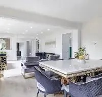 10 Stewart Crescent
