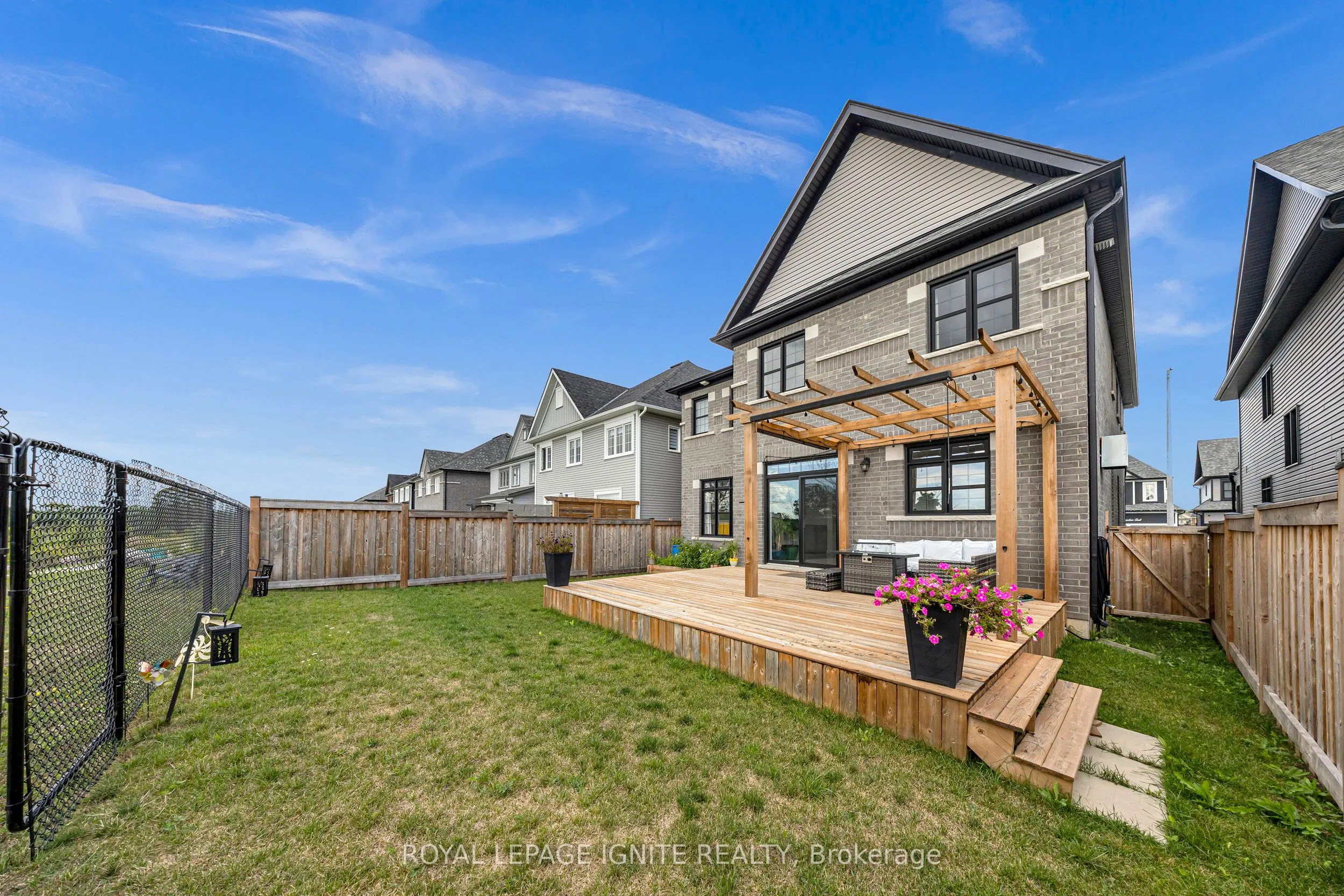 150 Strachan Trail