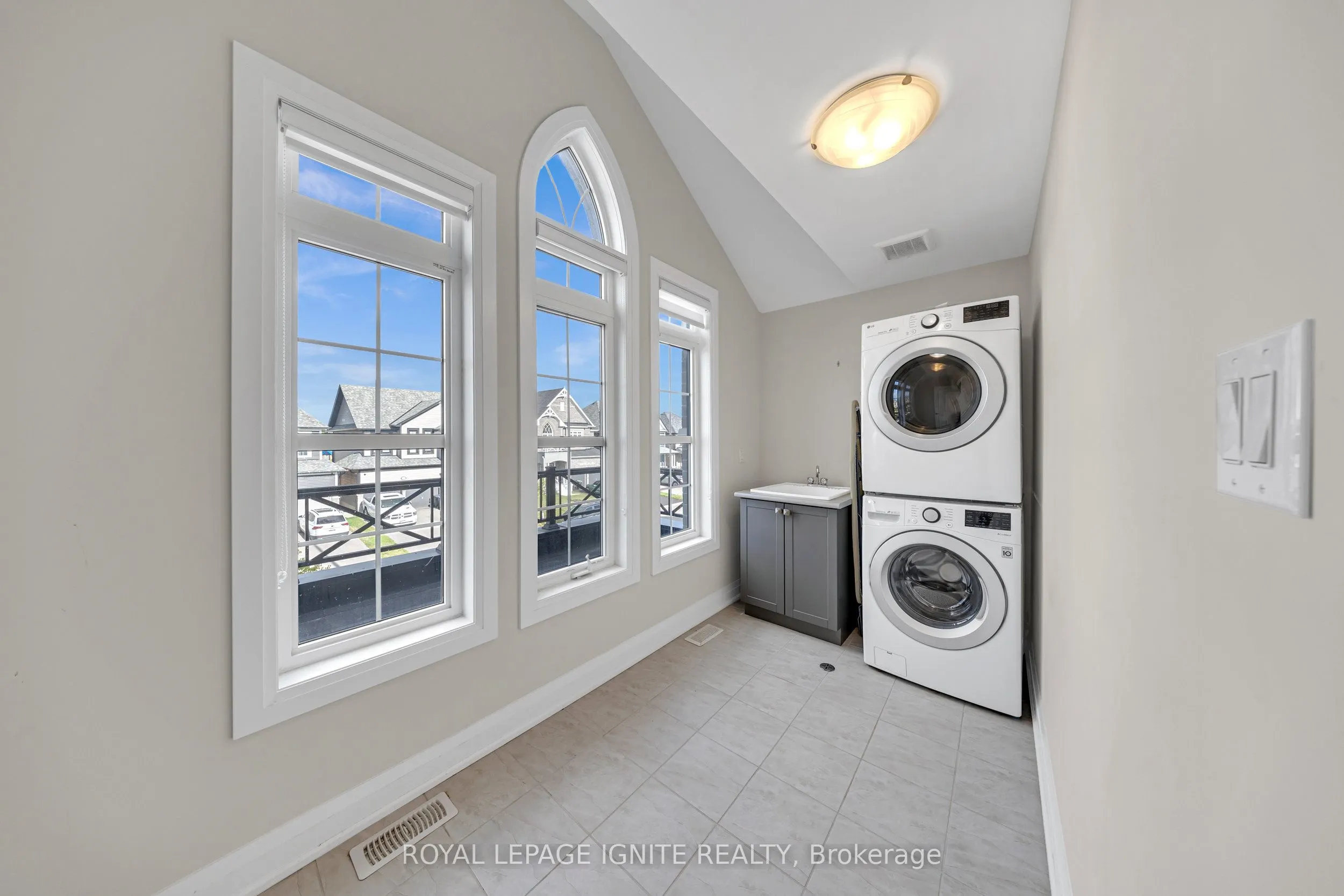 150 Strachan Trail