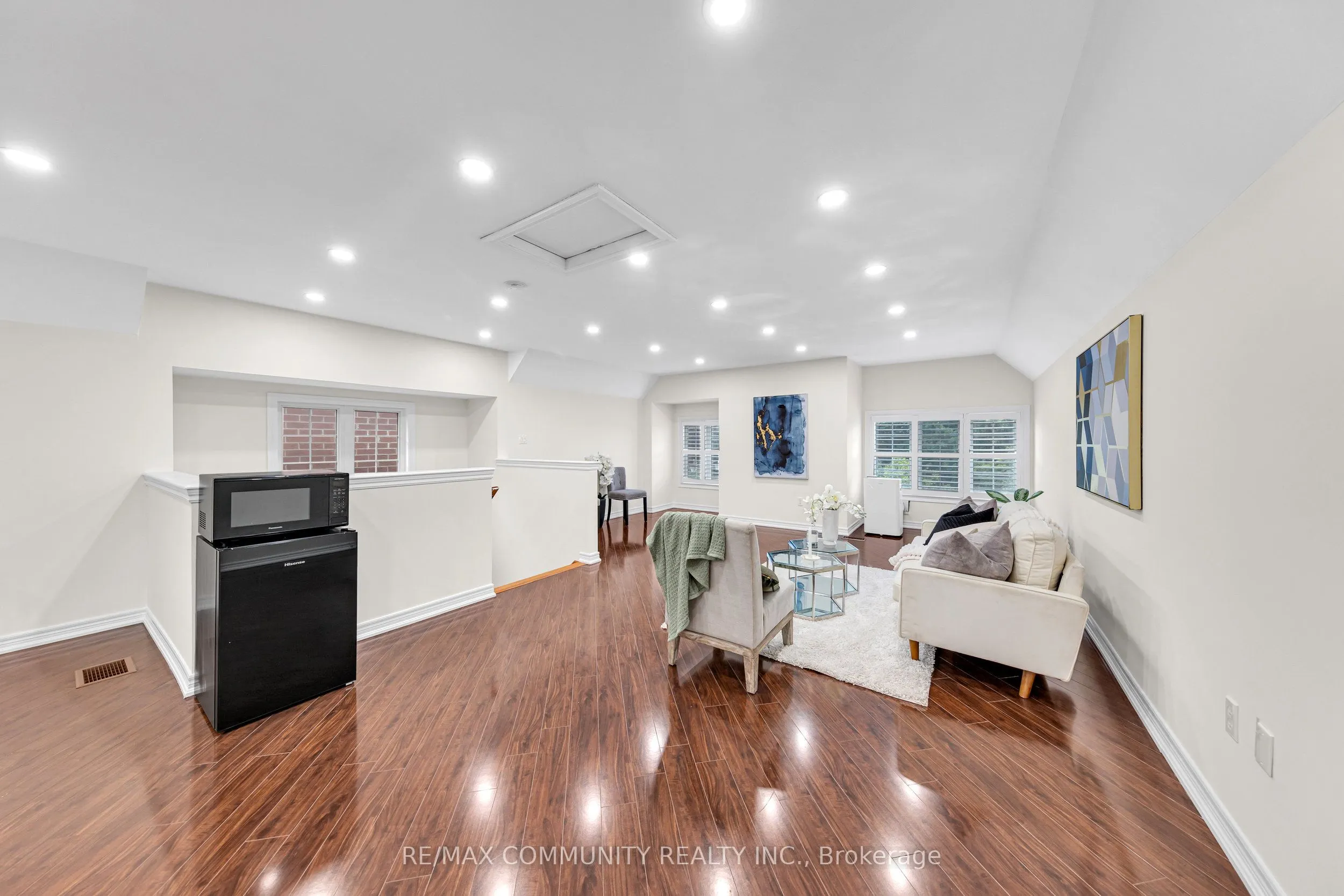17 Rouge Bank Drive