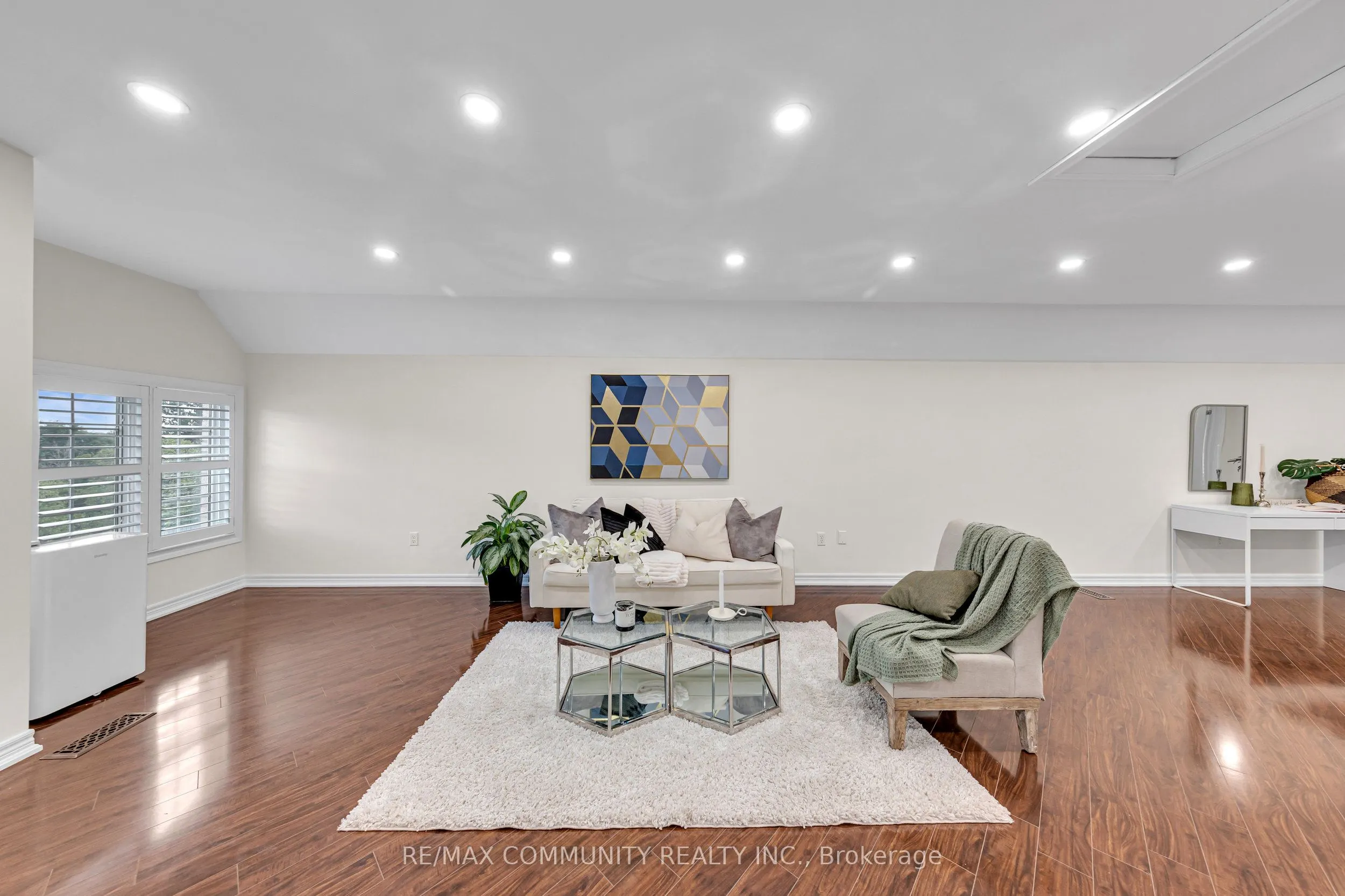 17 Rouge Bank Drive