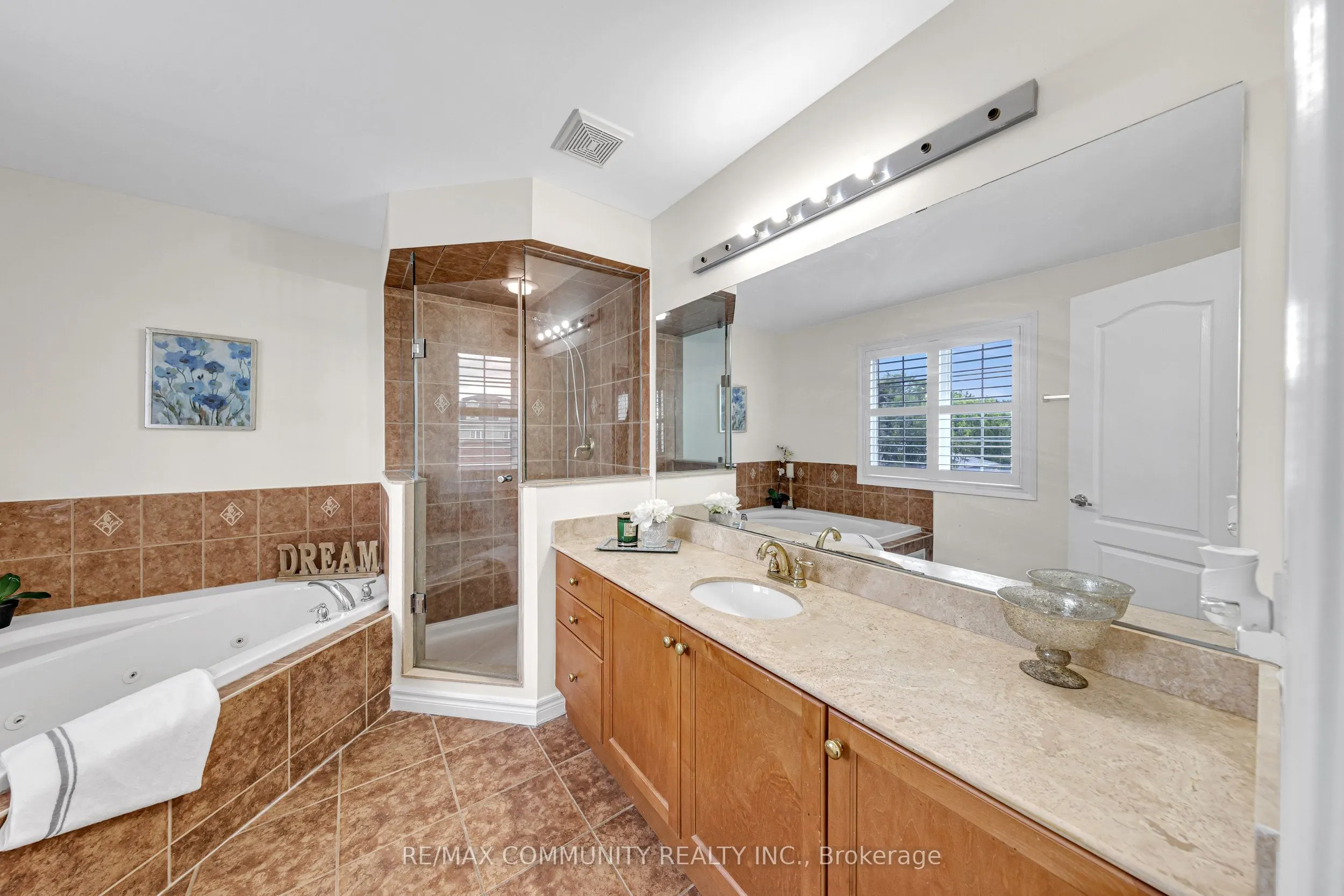 17 Rouge Bank Drive