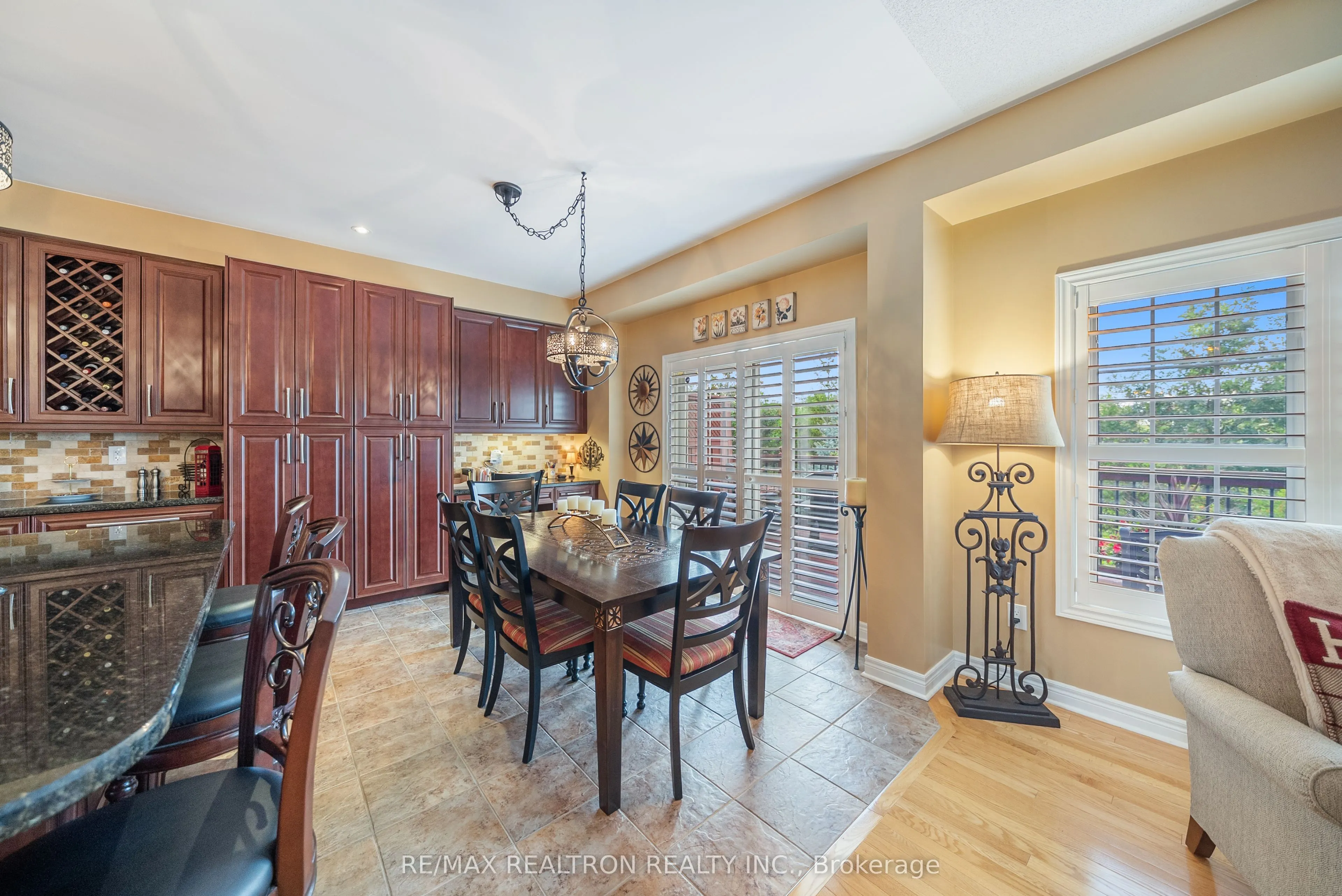 93 Timna Crescent