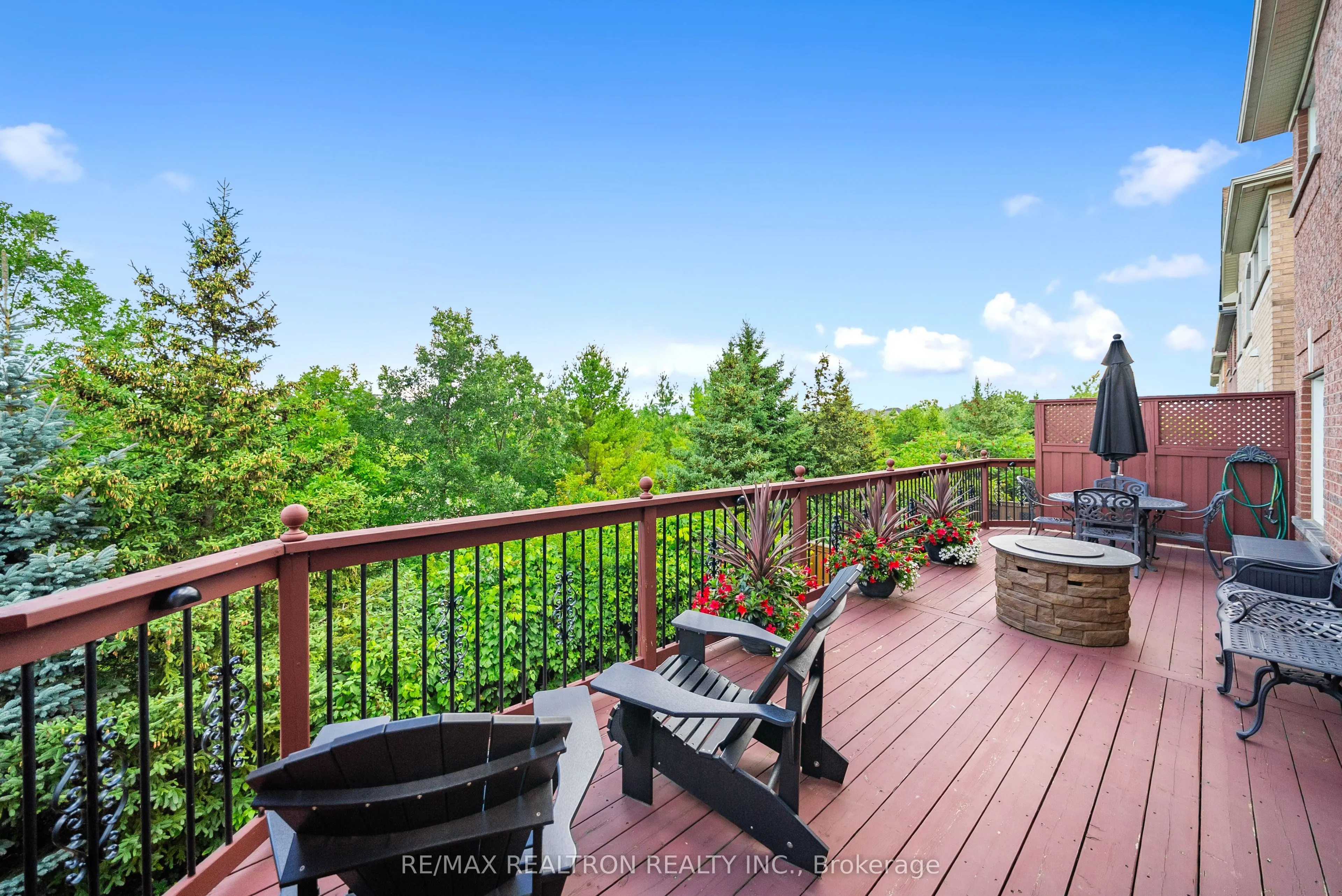 93 Timna Crescent
