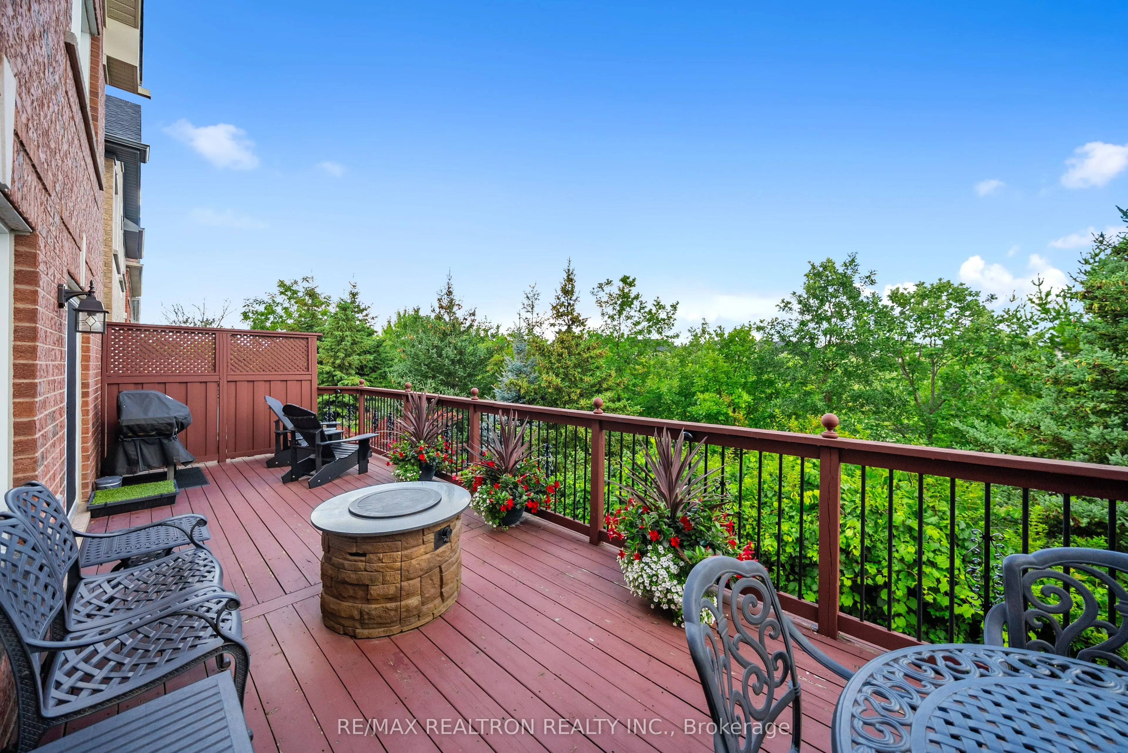 93 Timna Crescent
