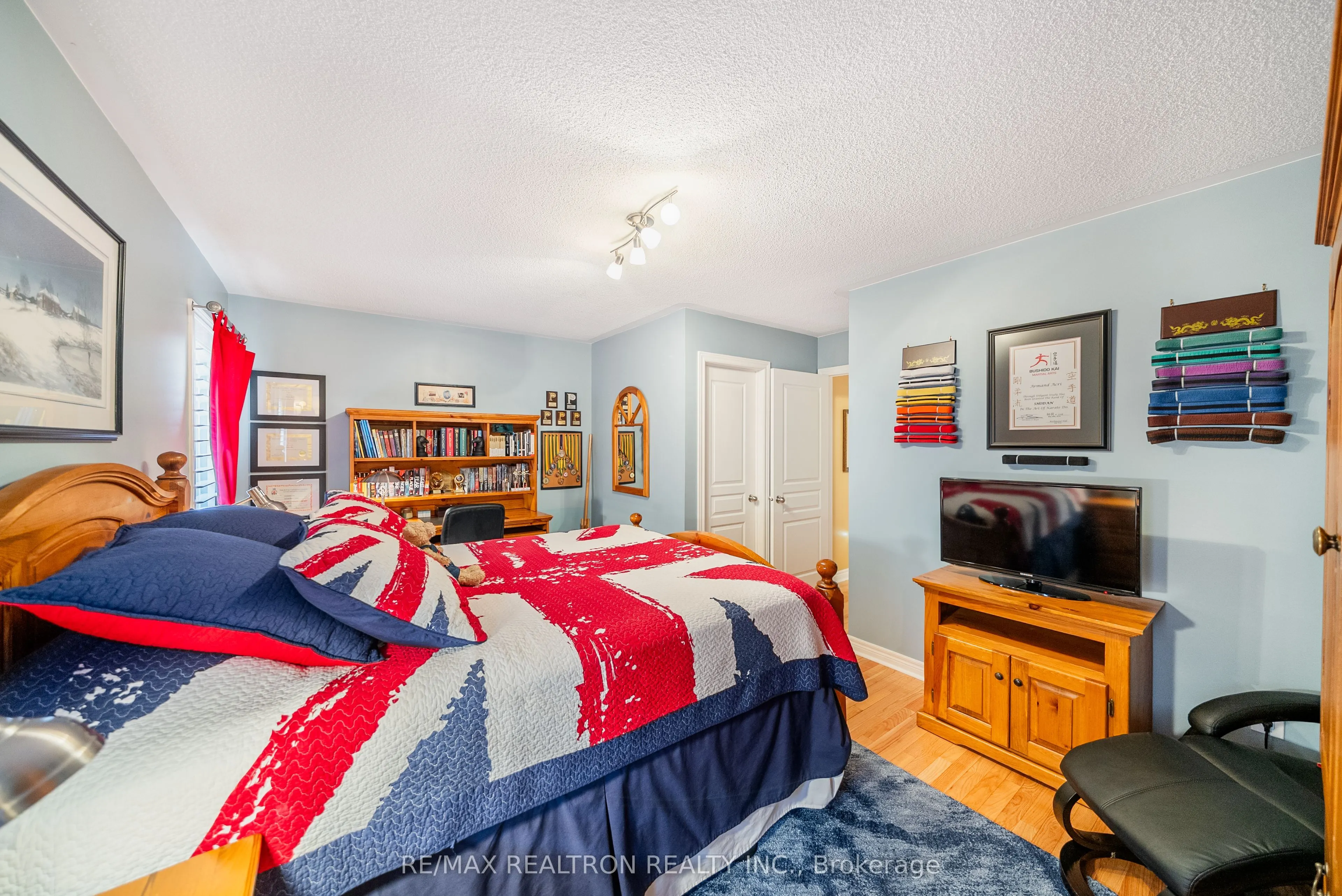 93 Timna Crescent