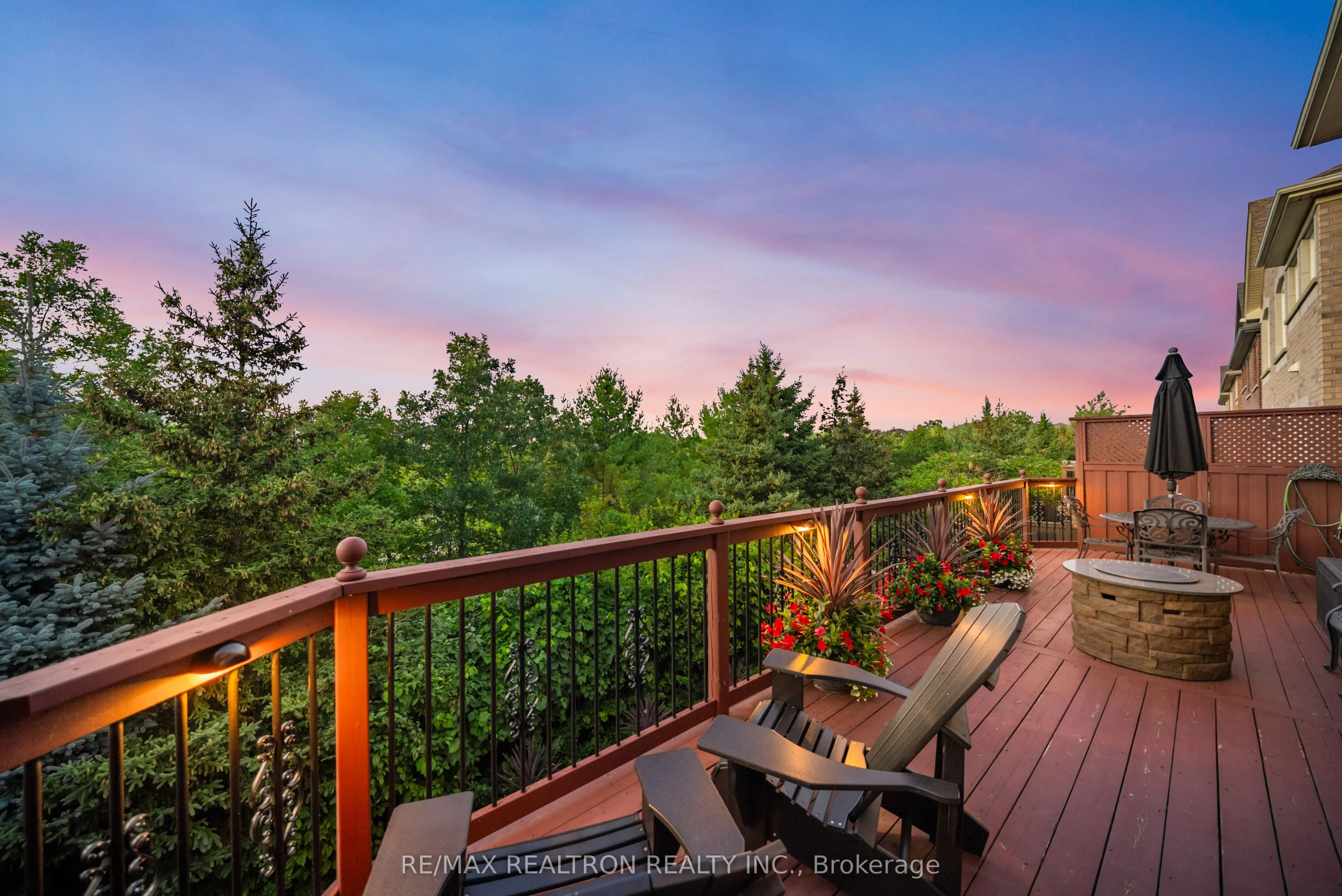 93 Timna Crescent
