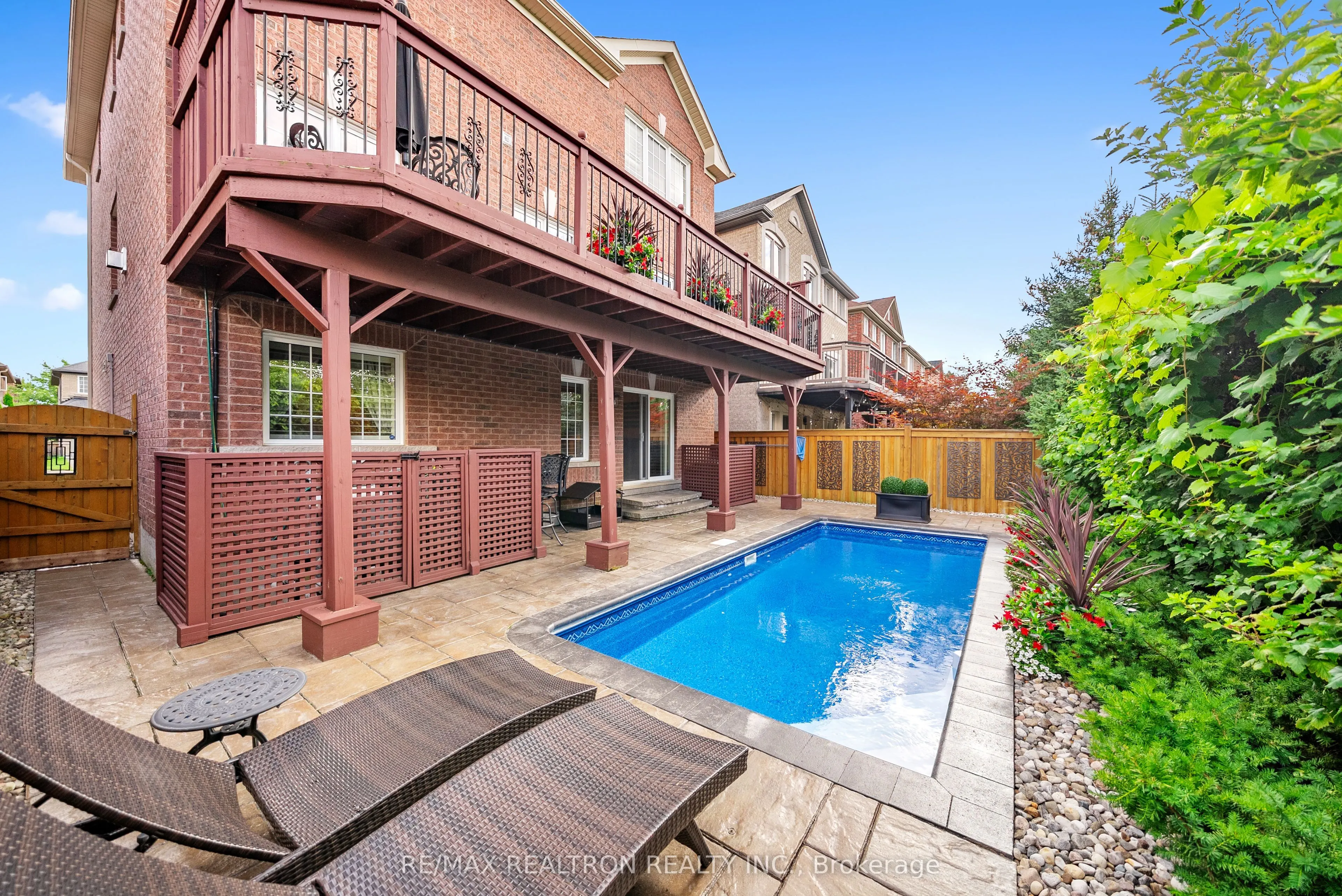 93 Timna Crescent