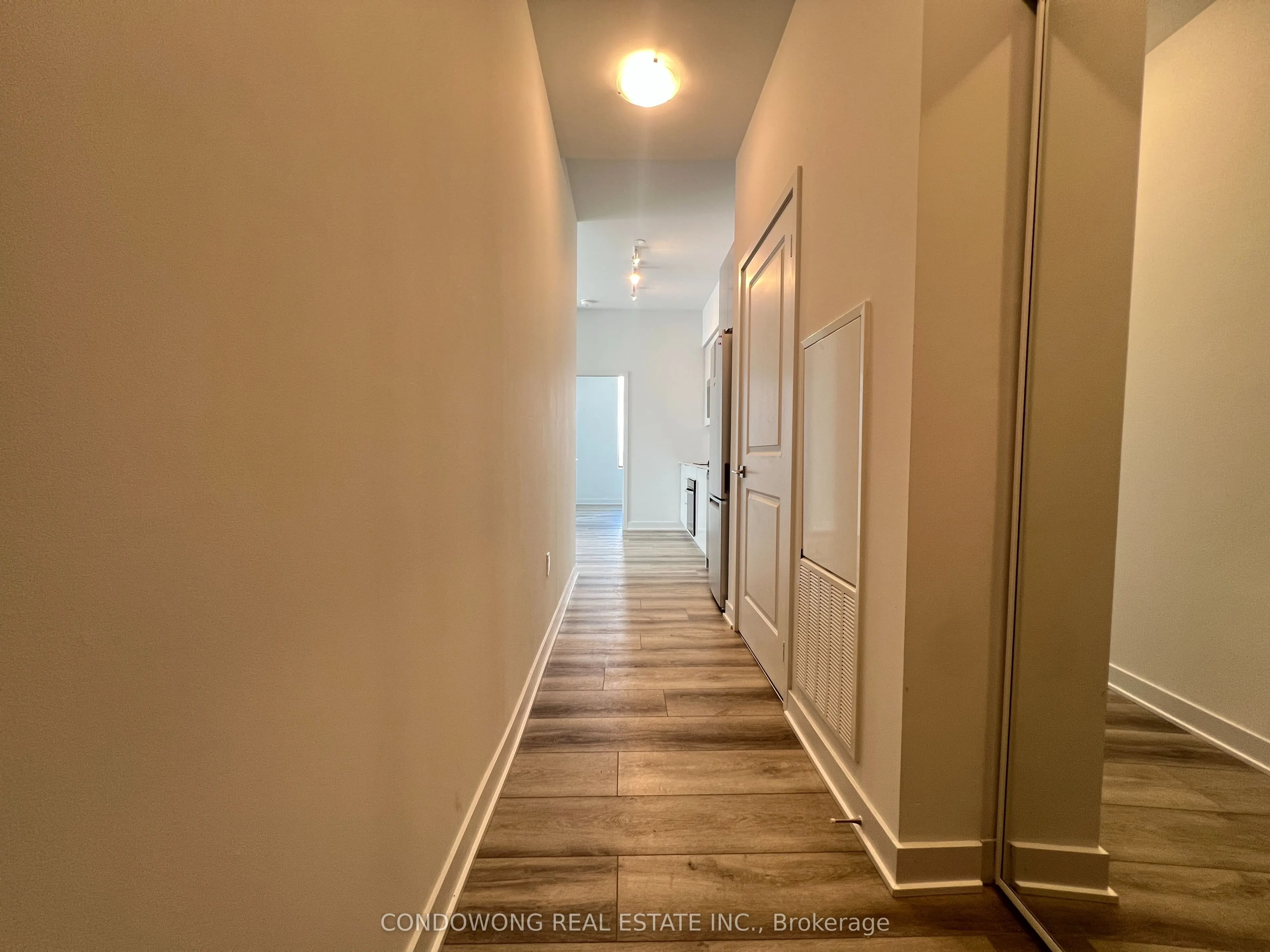 2920 Highway 7 Road, #2001