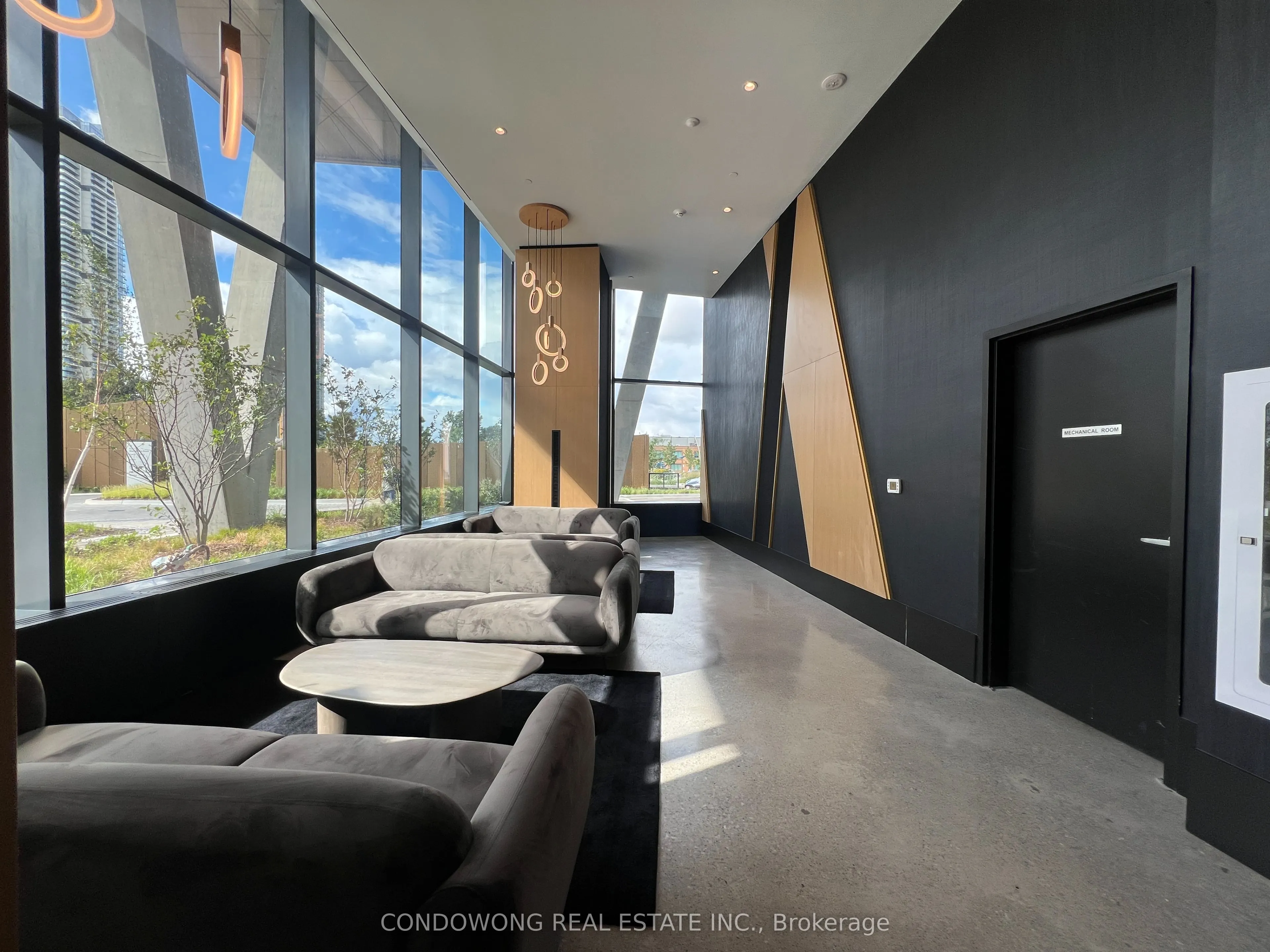 2920 Highway 7 Road, #2001