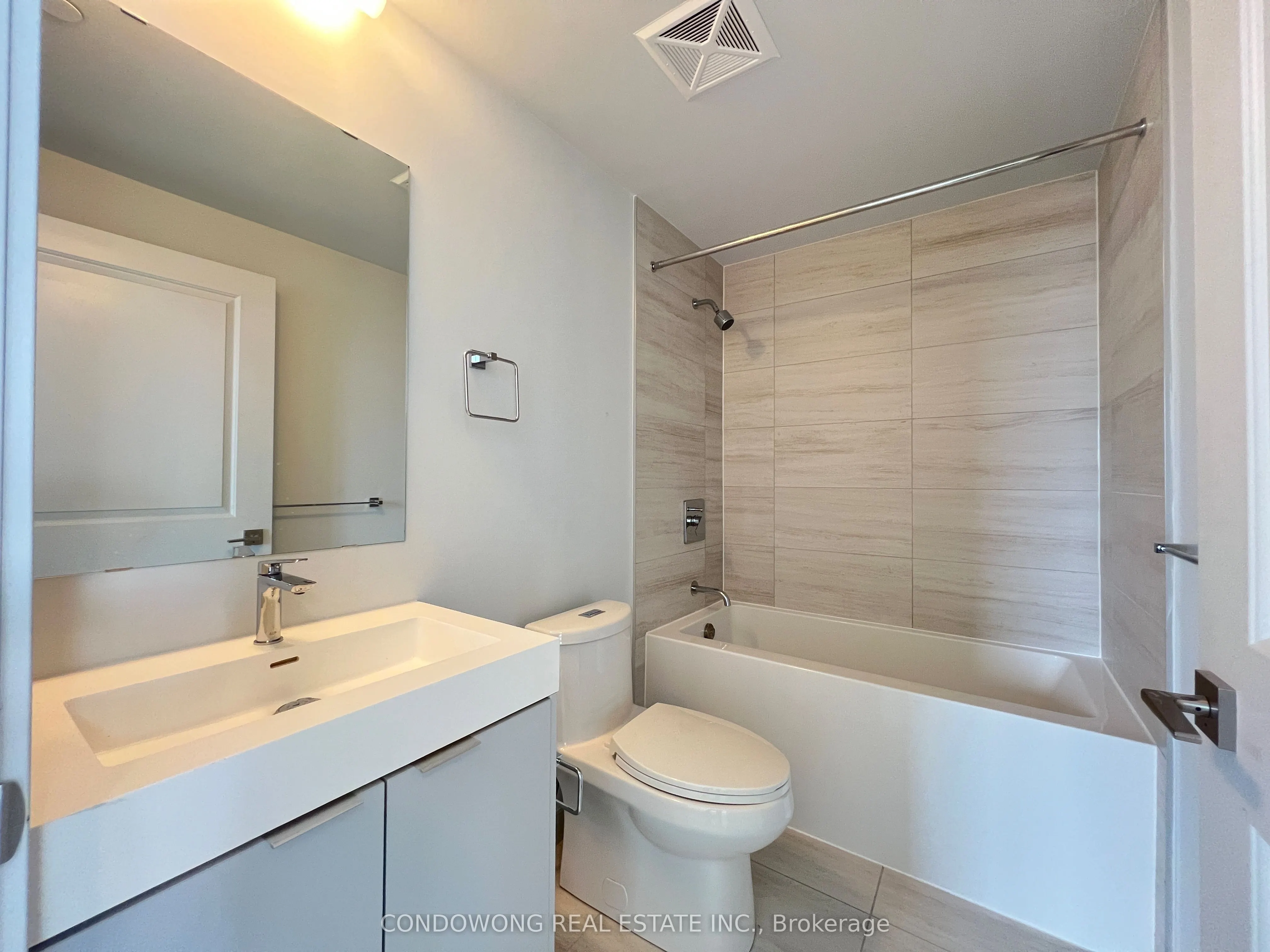 2920 Highway 7 Road, #2001