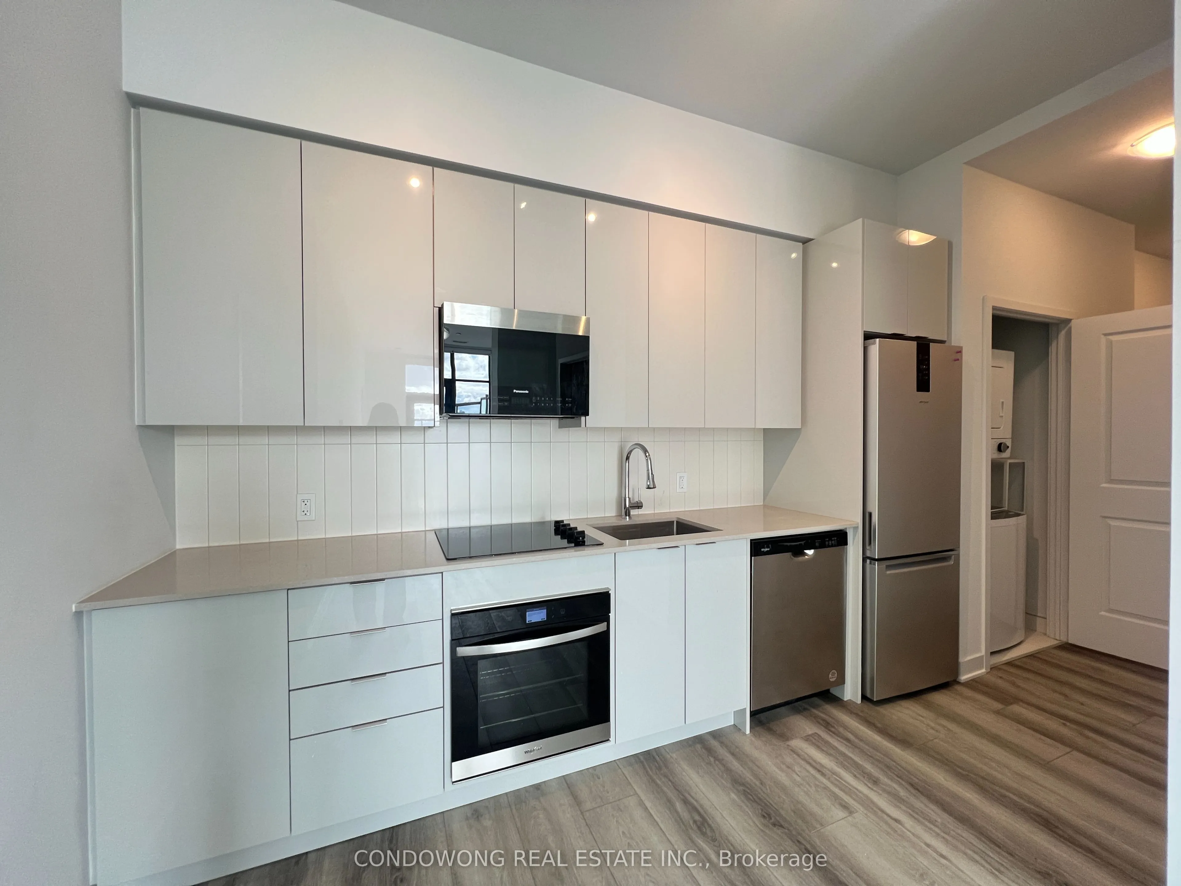 2920 Highway 7 Road, #2001