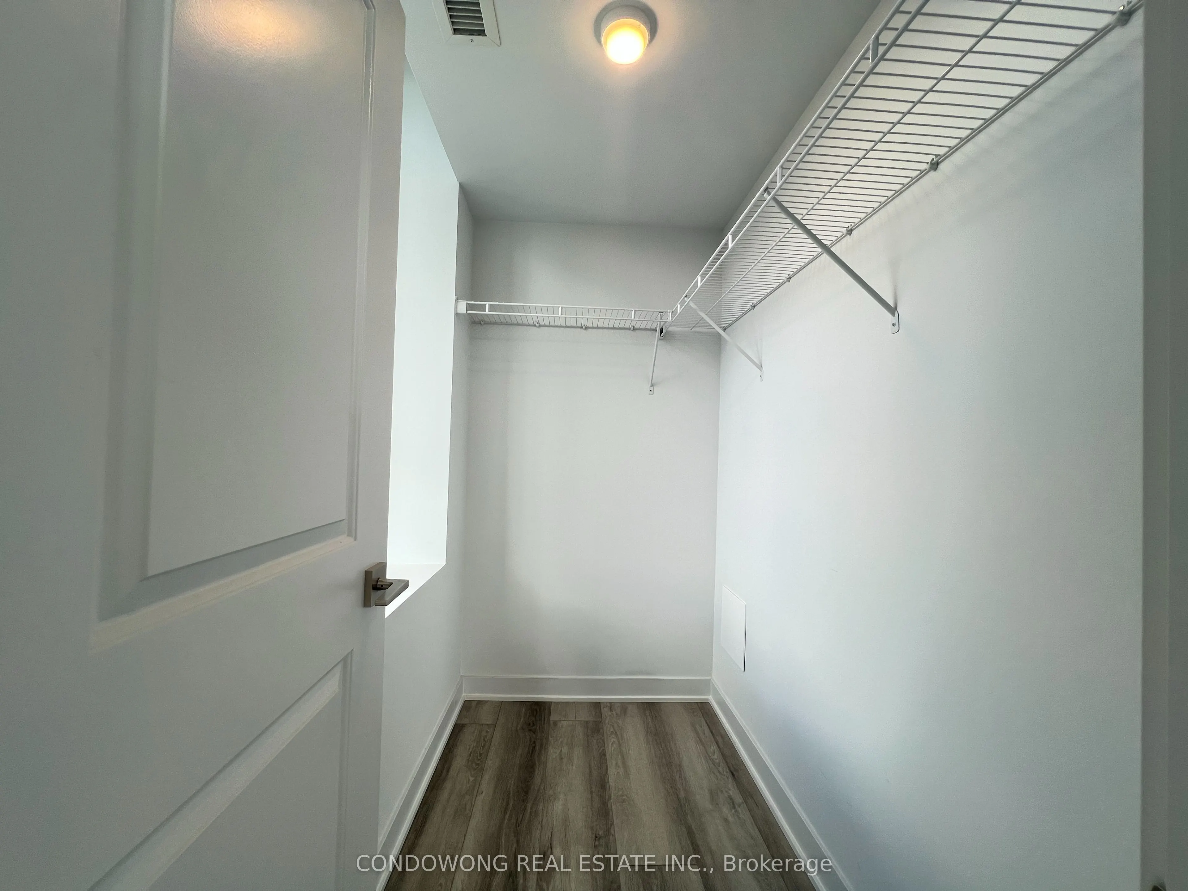 2920 Highway 7 Road, #2001