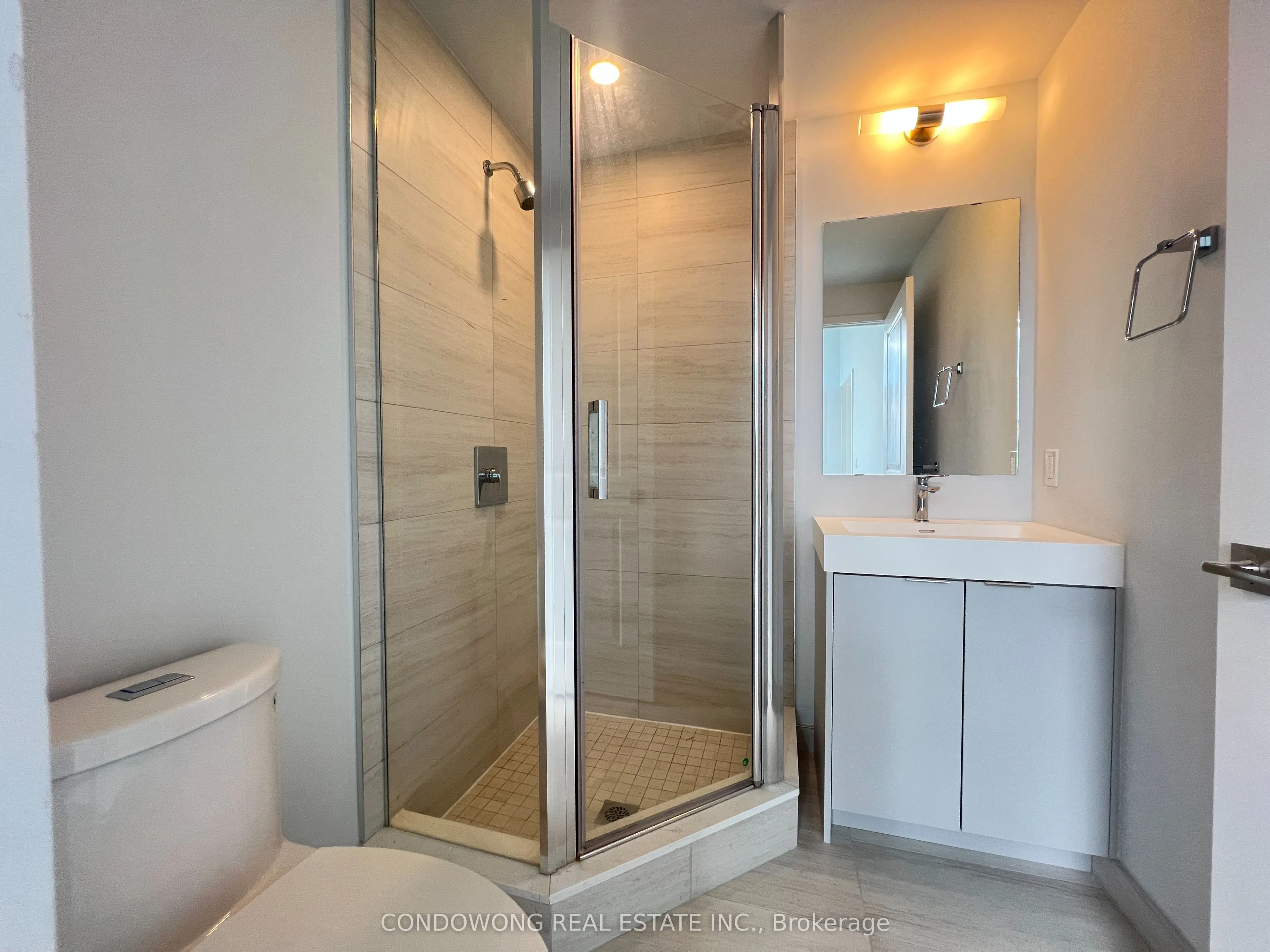 2920 Highway 7 Road, #2001