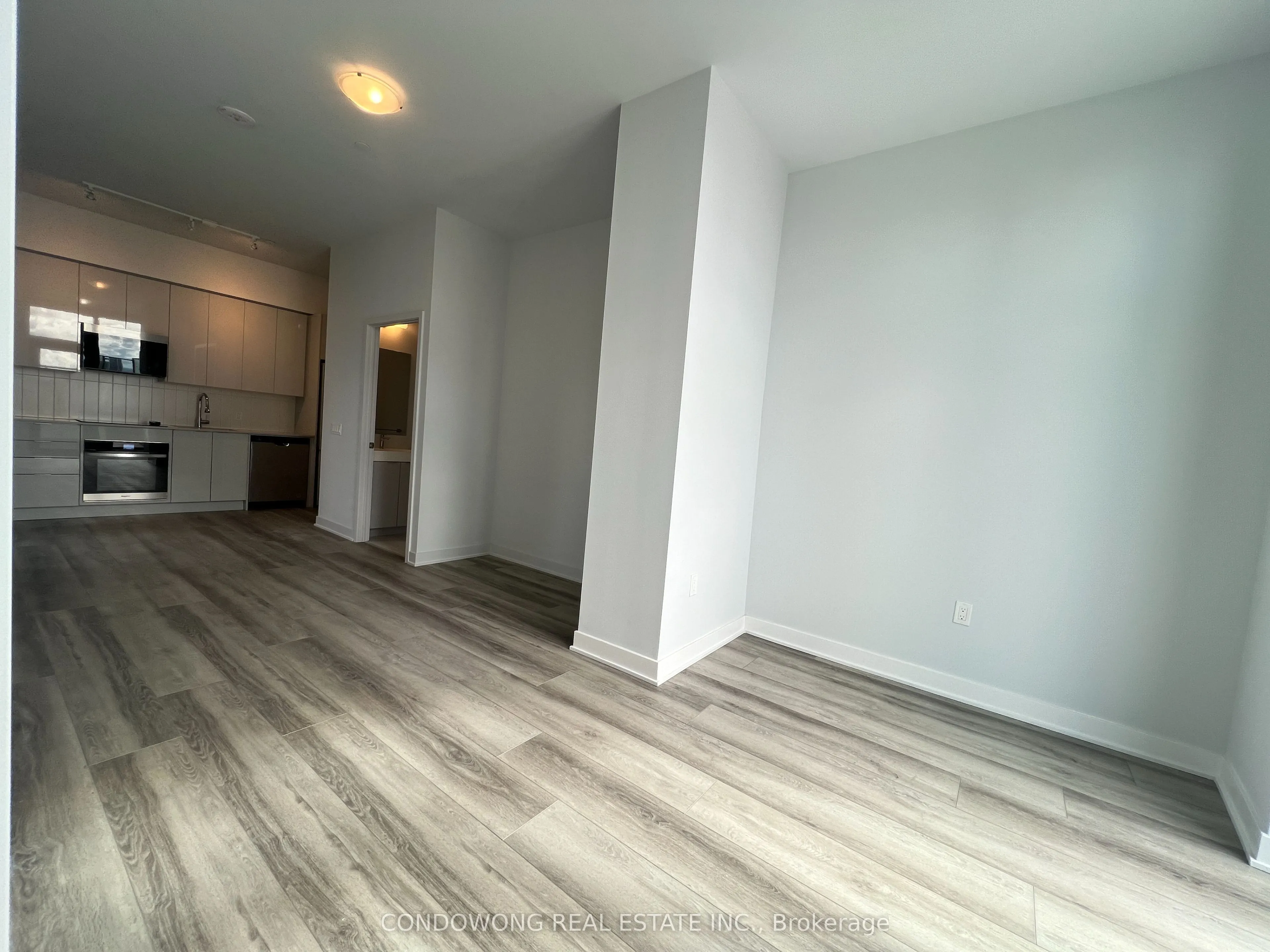 2920 Highway 7 Road, #2001