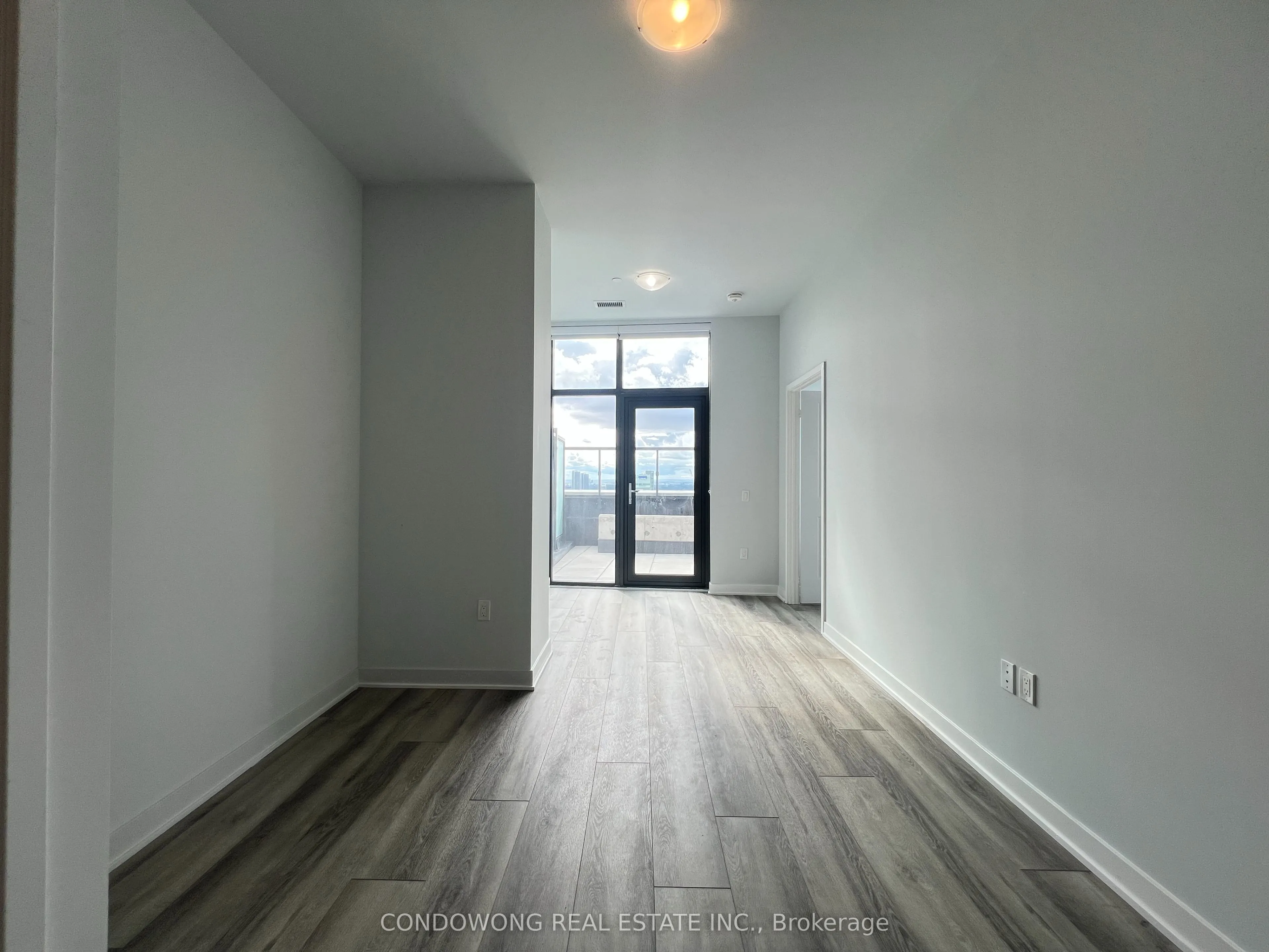 2920 Highway 7 Road, #2001