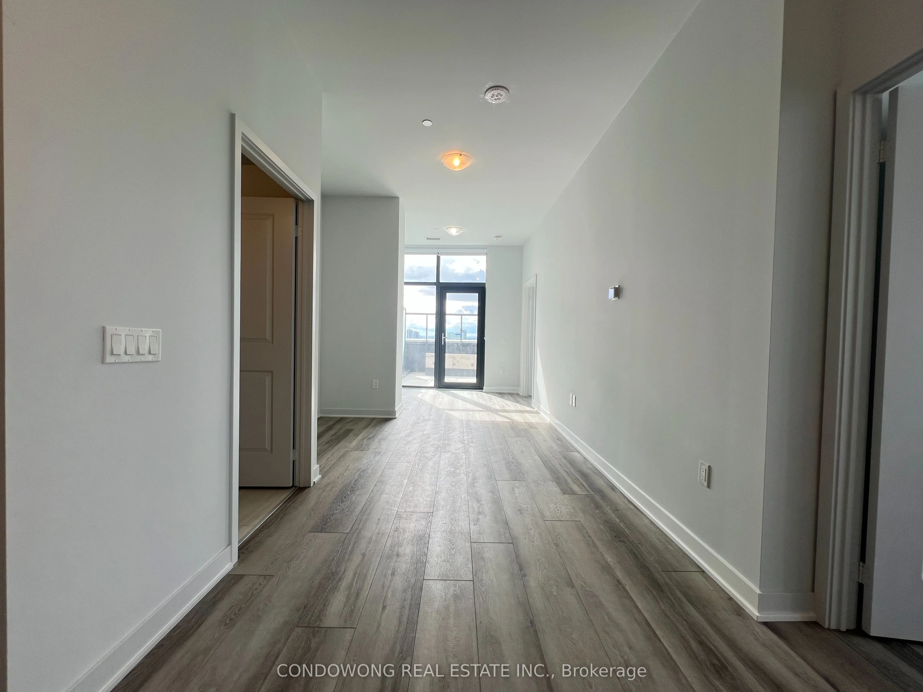 2920 Highway 7 Road, #2001