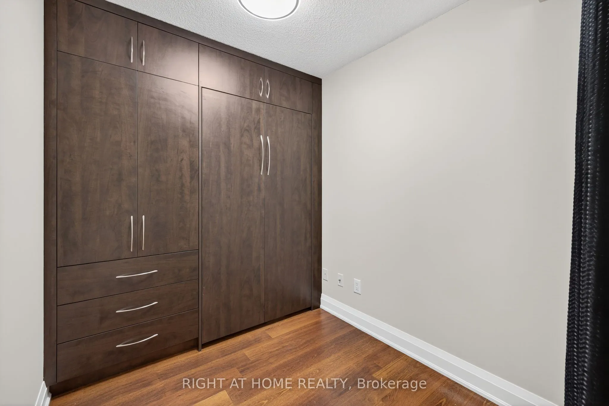 20 North Park Road, #803