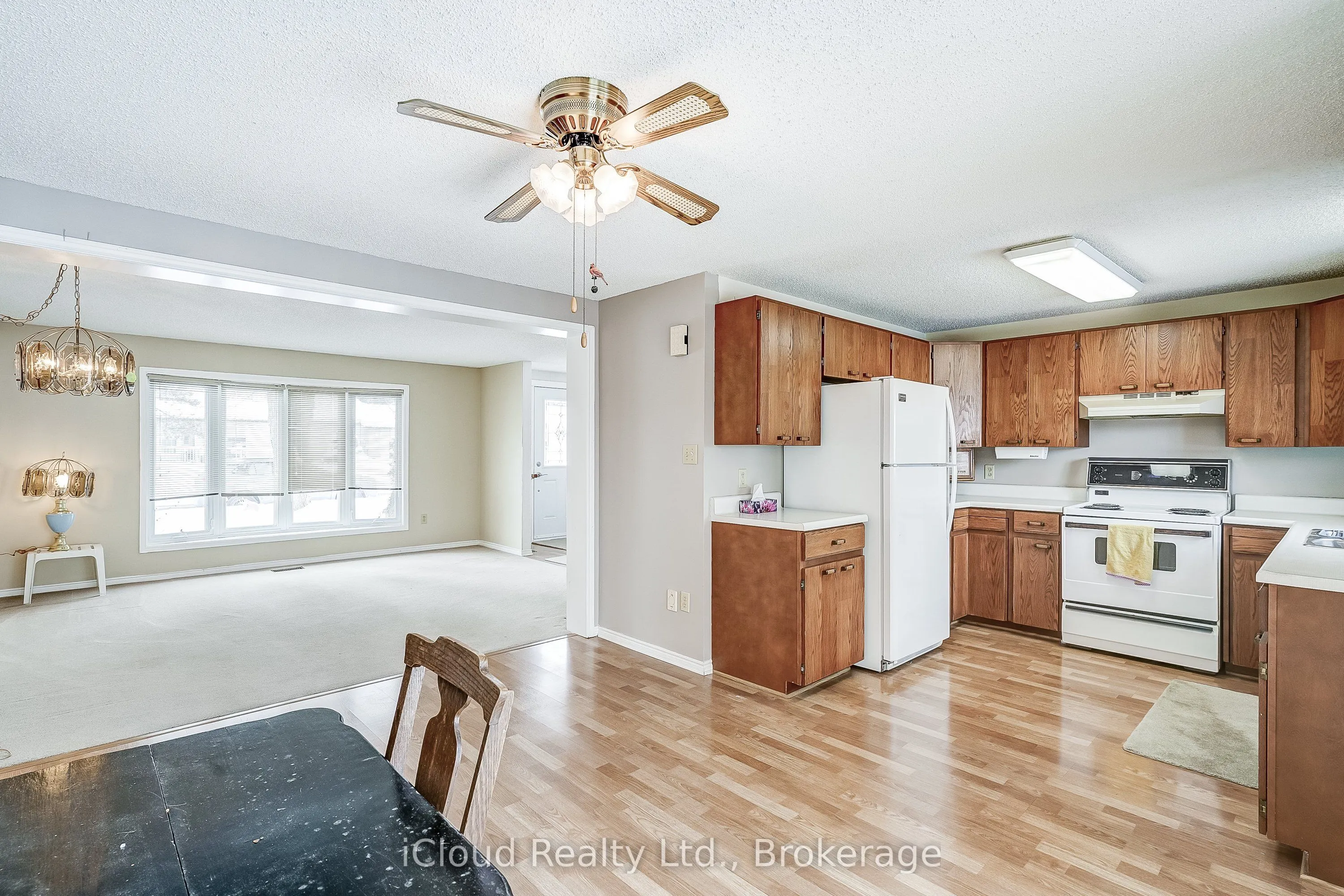 2 Balsam Ct Court S