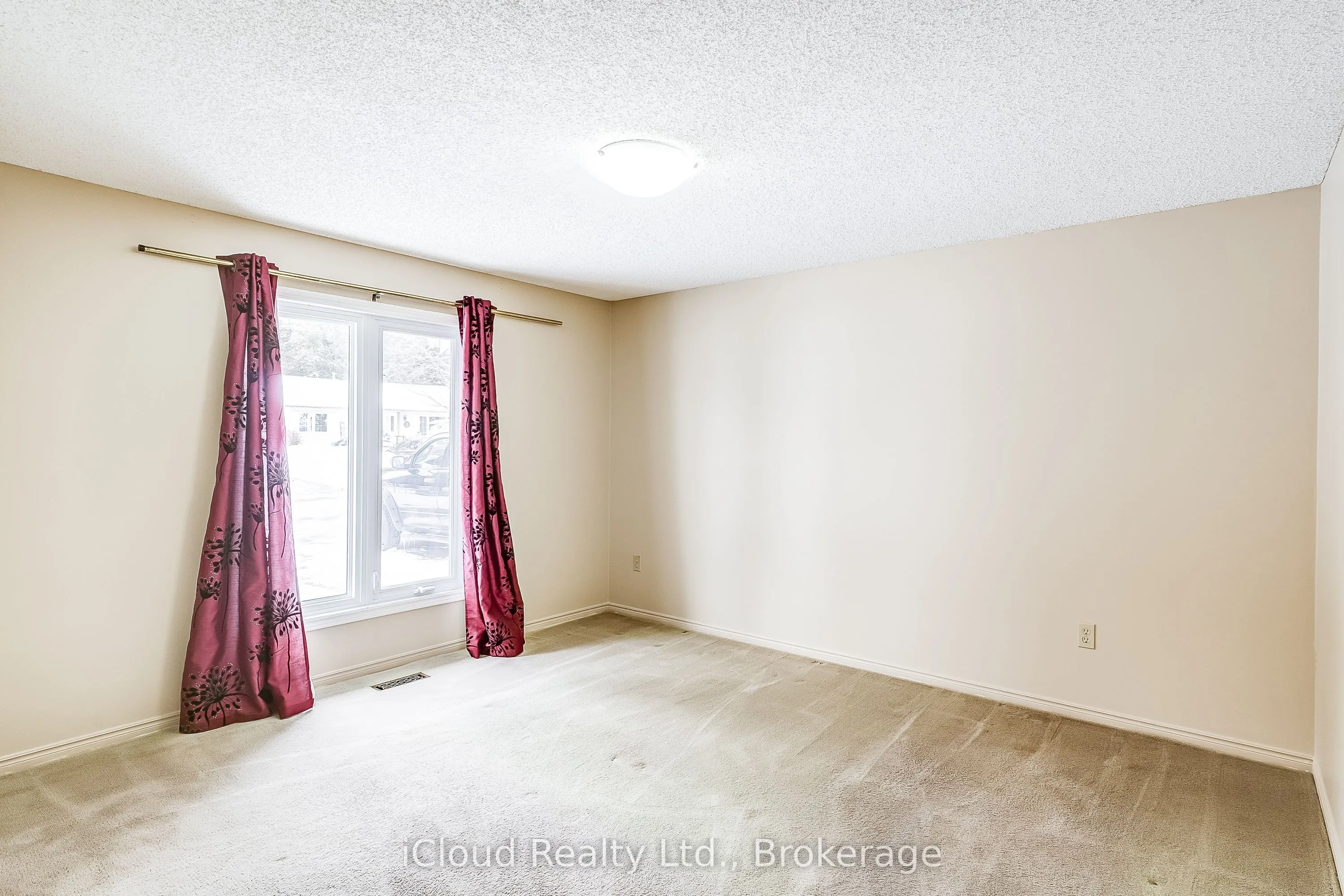 2 Balsam Ct Court S