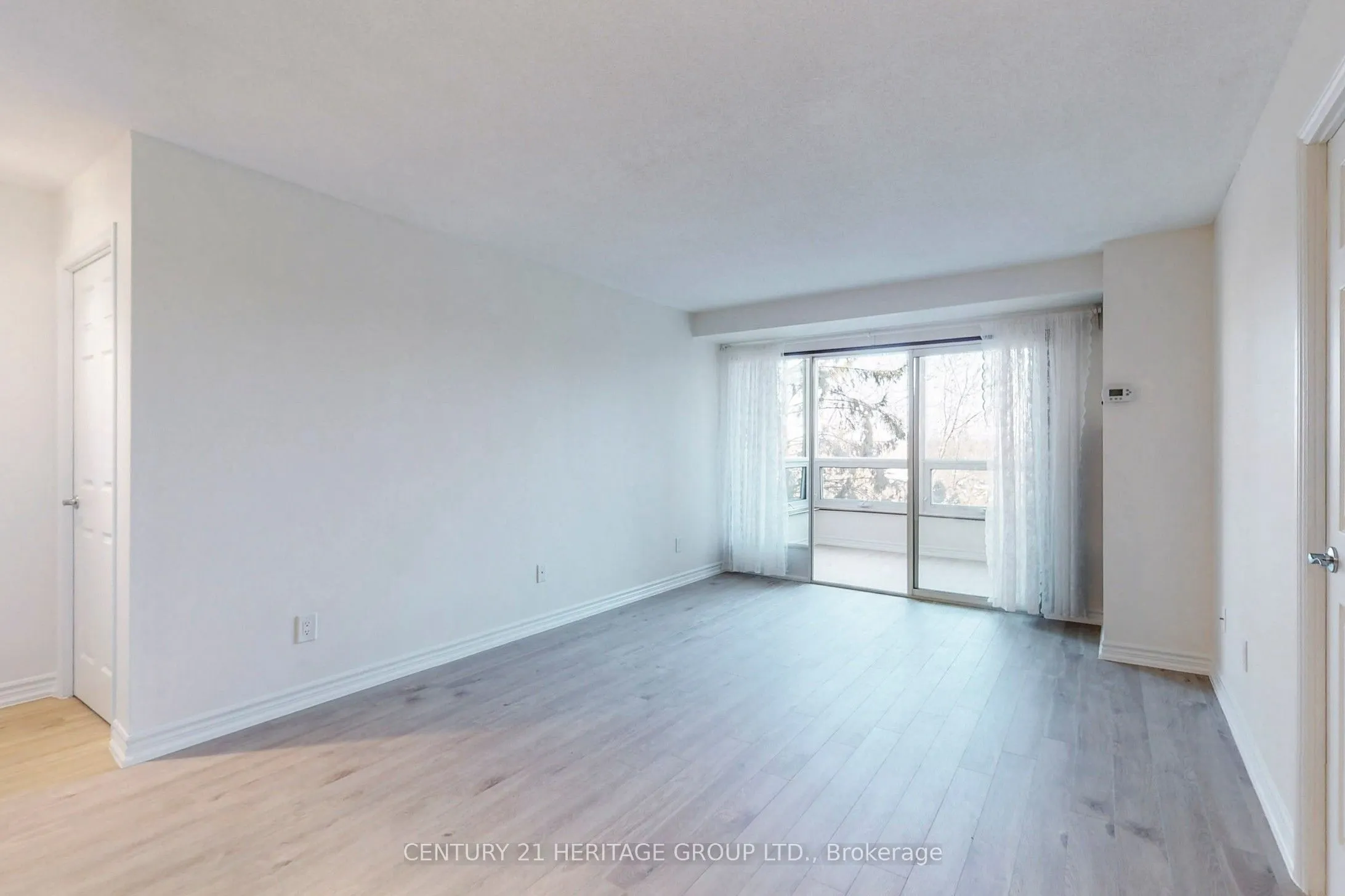 326 Major Mackenzie Drive E, #622