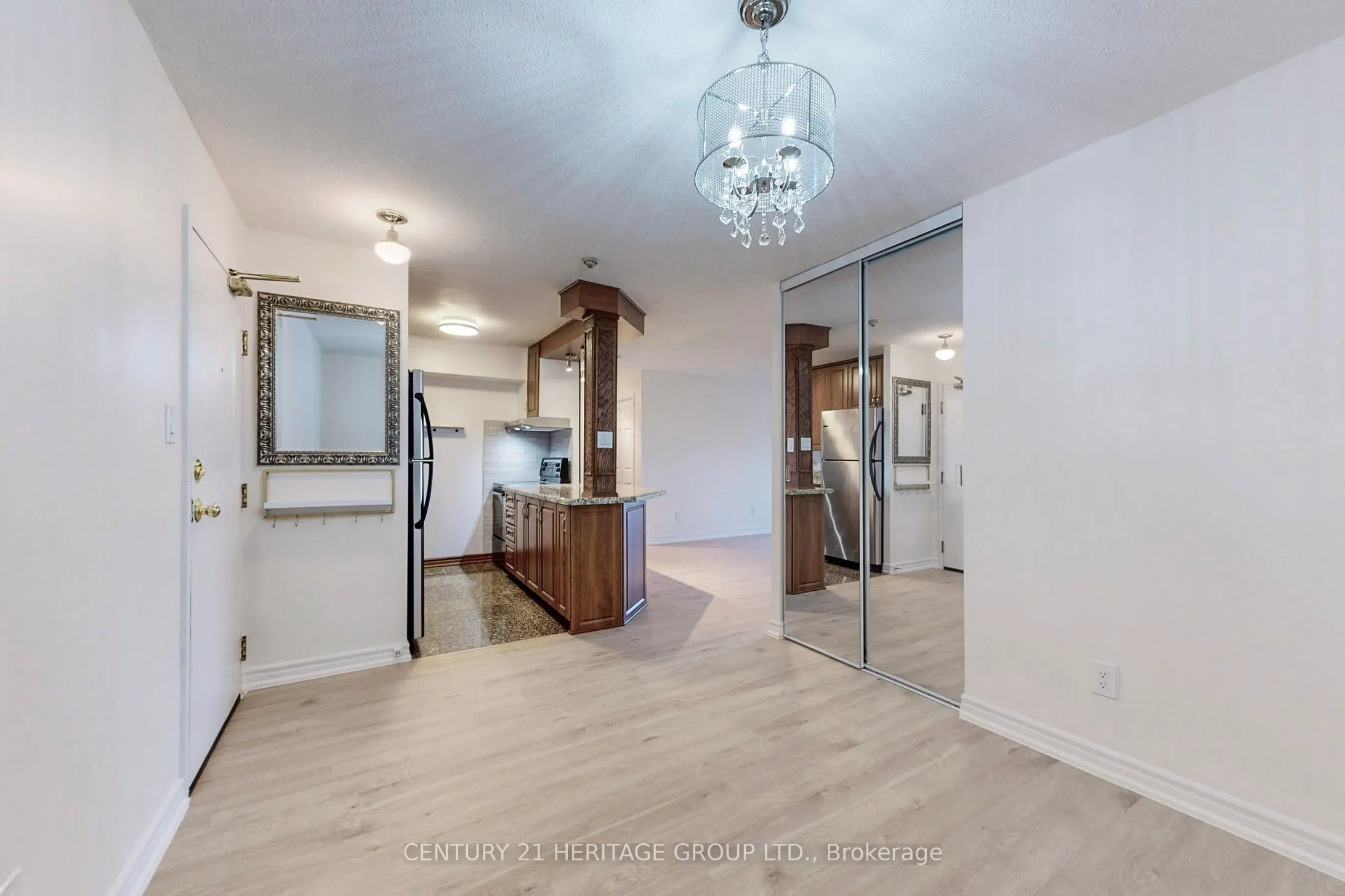 326 Major Mackenzie Drive E, #622