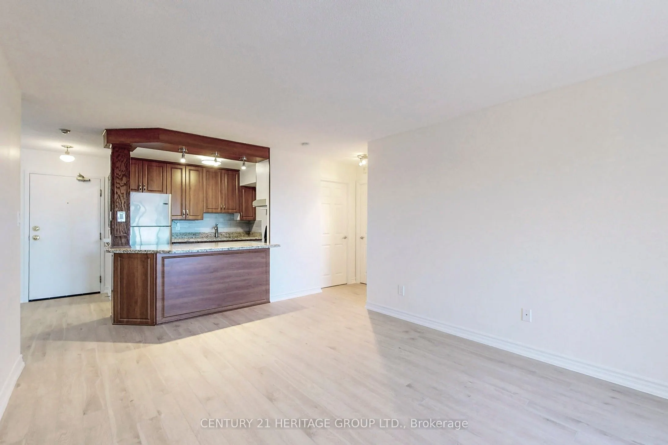 326 Major Mackenzie Drive E, #622