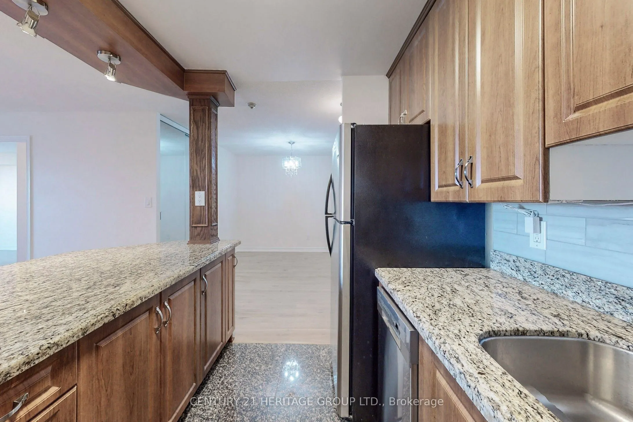 326 Major Mackenzie Drive E, #622