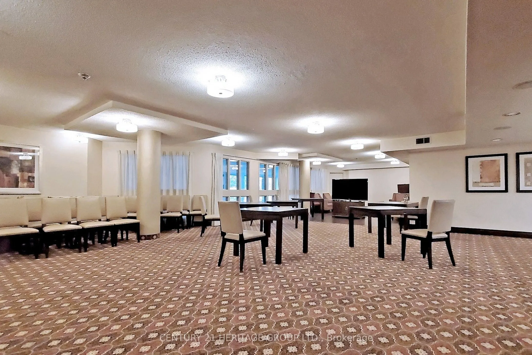 326 Major Mackenzie Drive E, #622