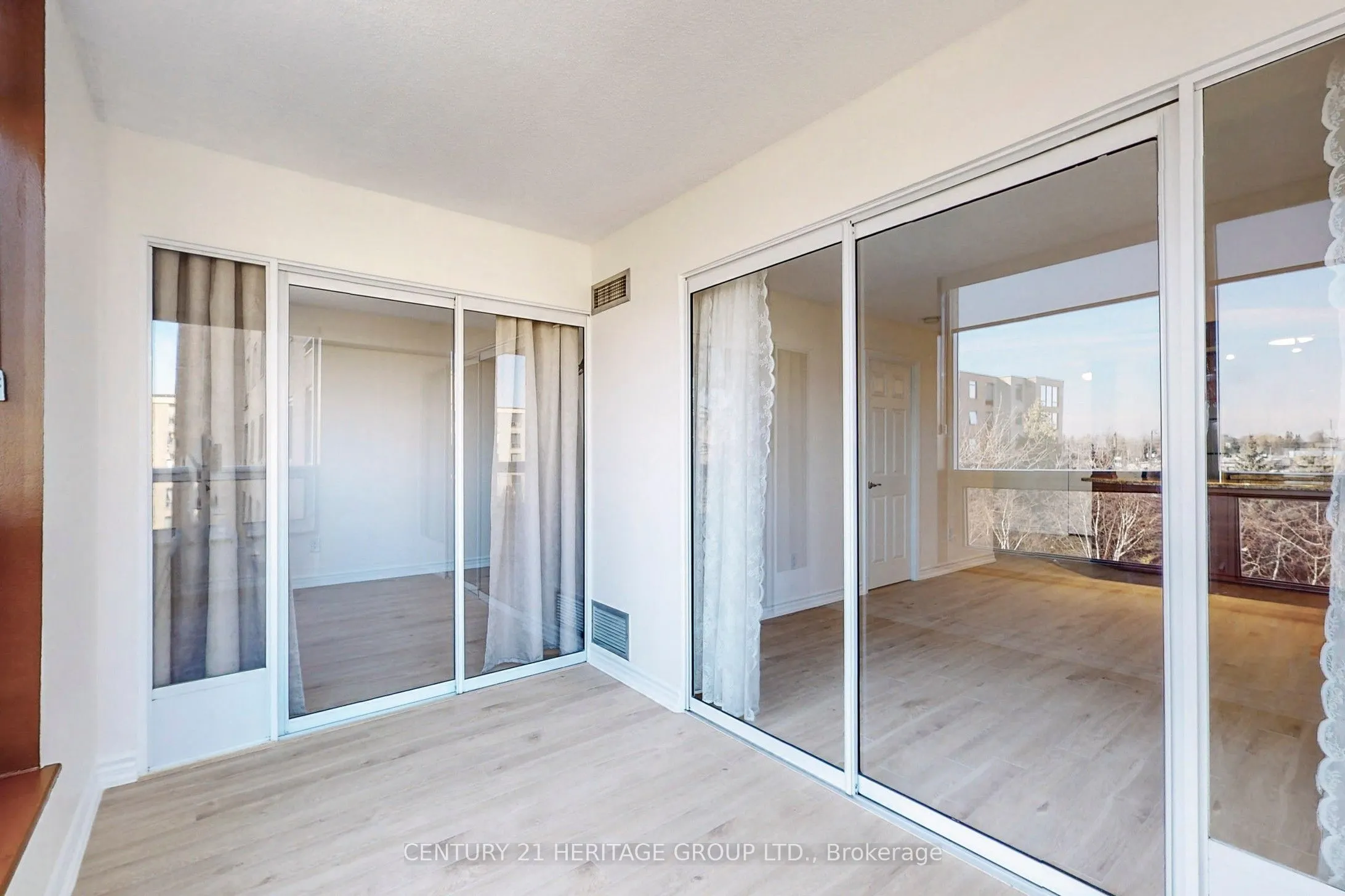 326 Major Mackenzie Drive E, #622