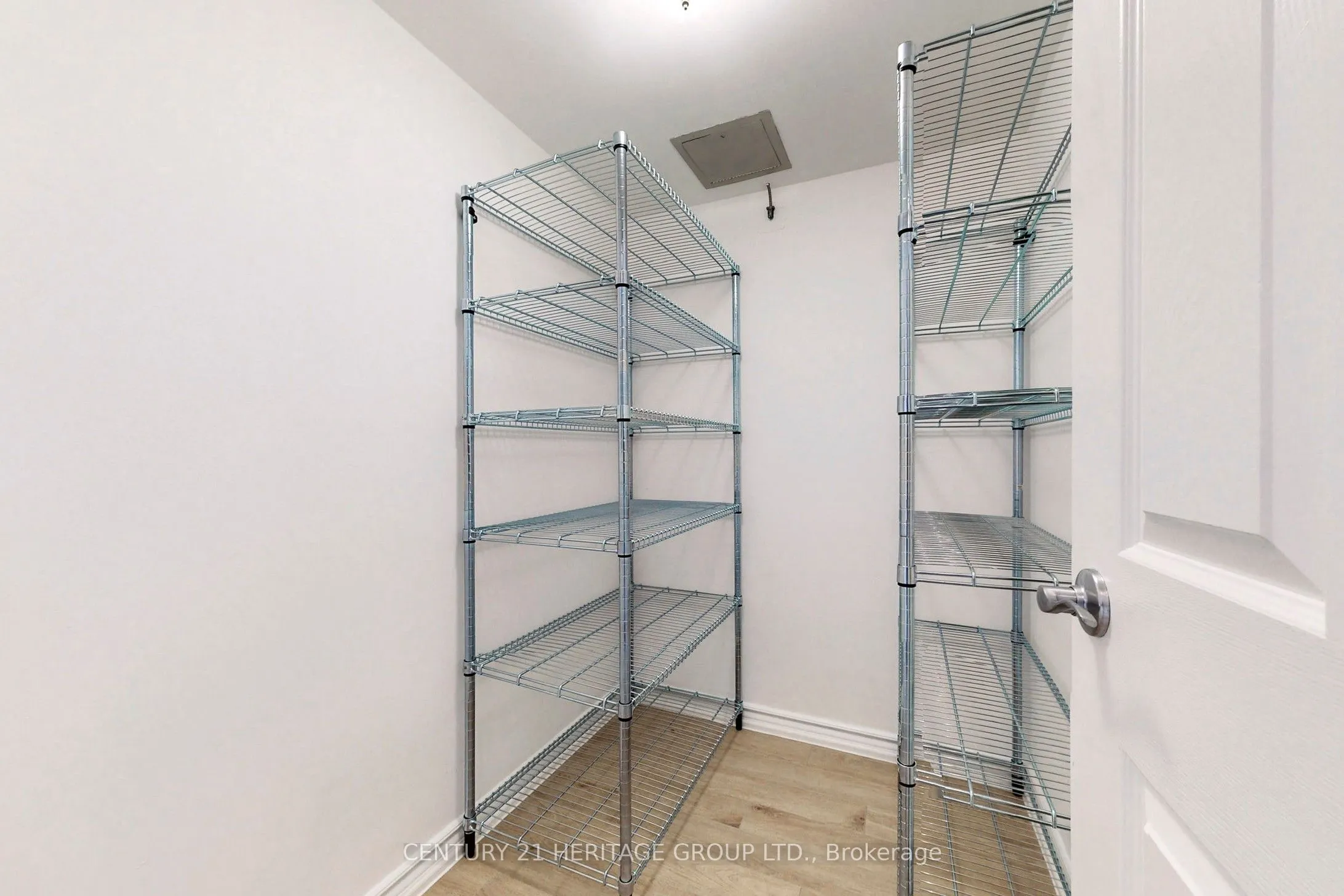 326 Major Mackenzie Drive E, #622