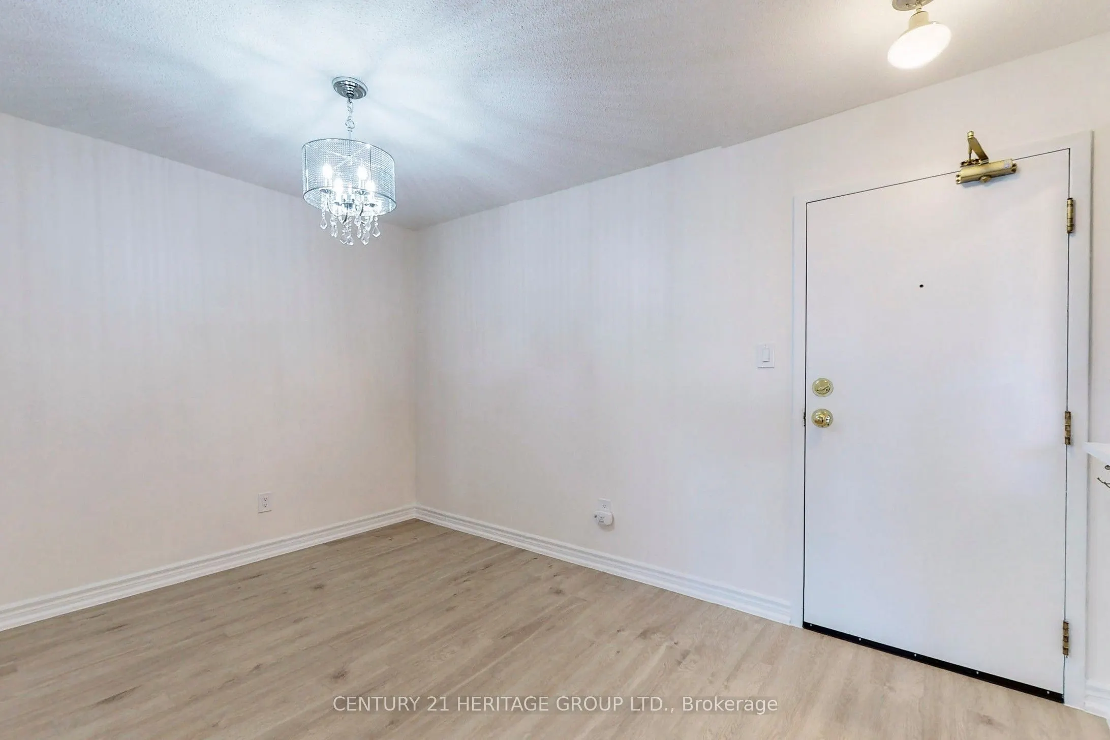 326 Major Mackenzie Drive E, #622