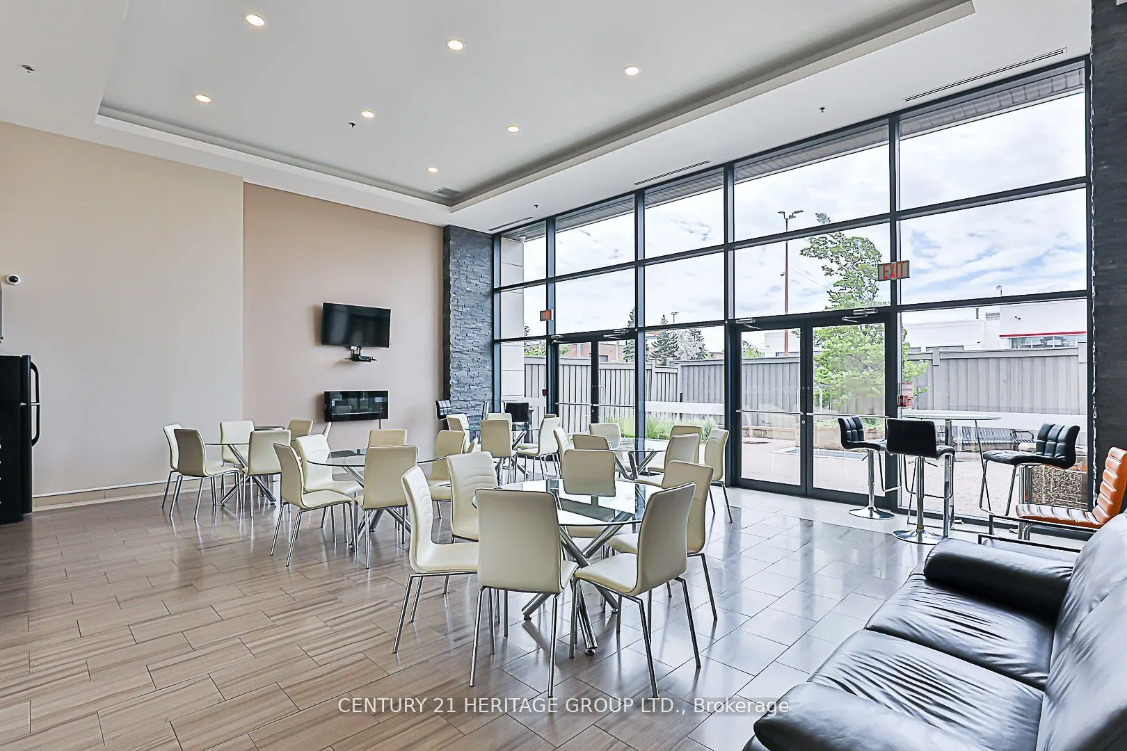 24 Woodstream Boulevard, #809