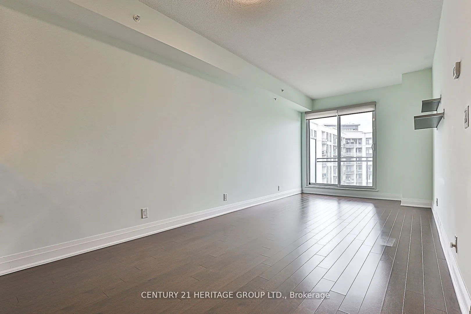 24 Woodstream Boulevard, #809
