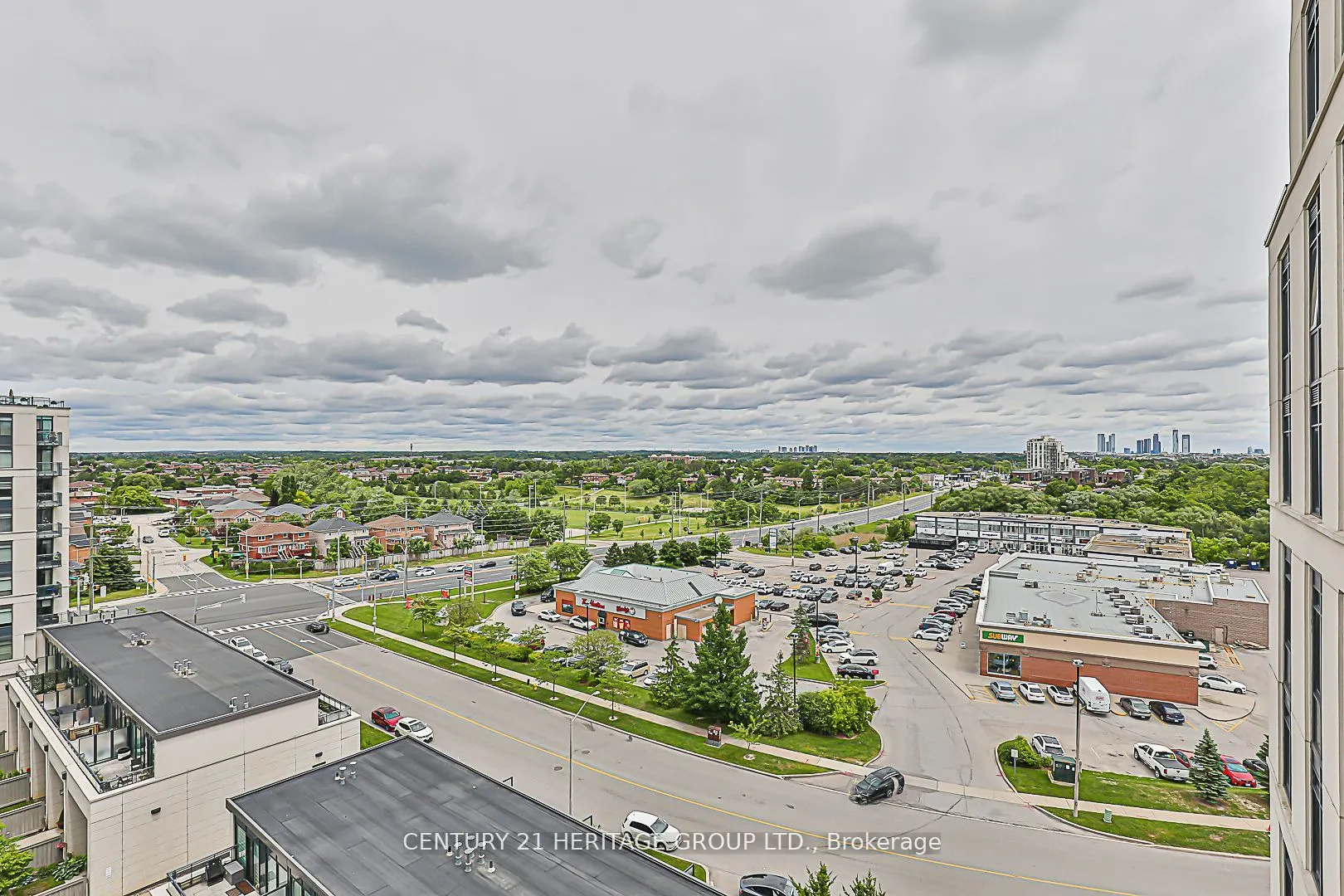24 Woodstream Boulevard, #809