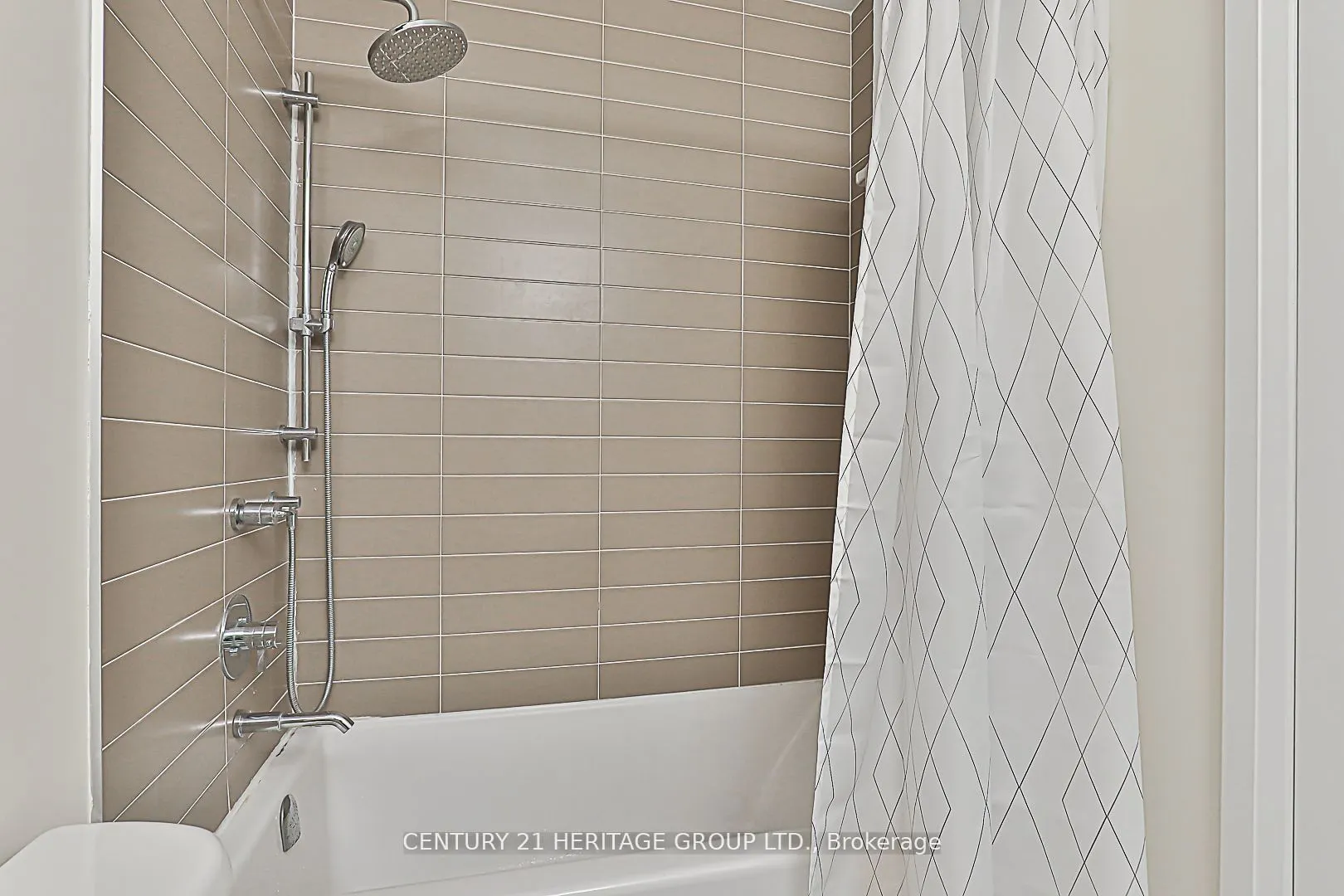 24 Woodstream Boulevard, #809