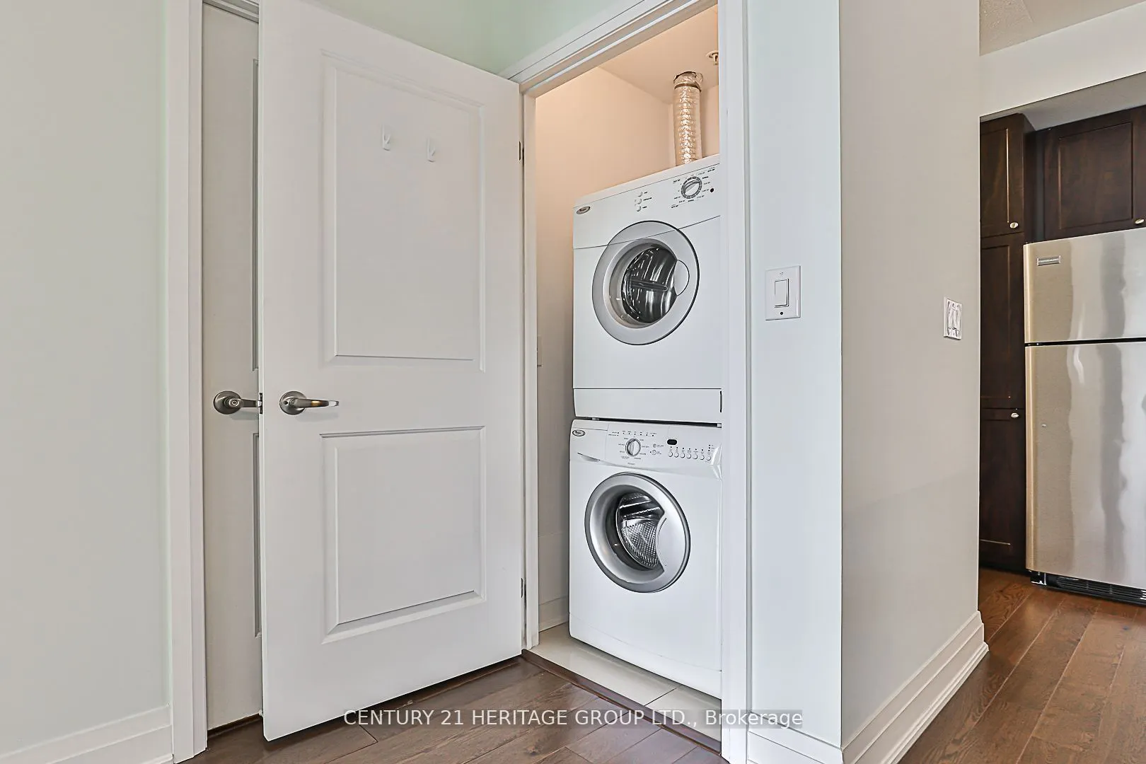 24 Woodstream Boulevard, #809