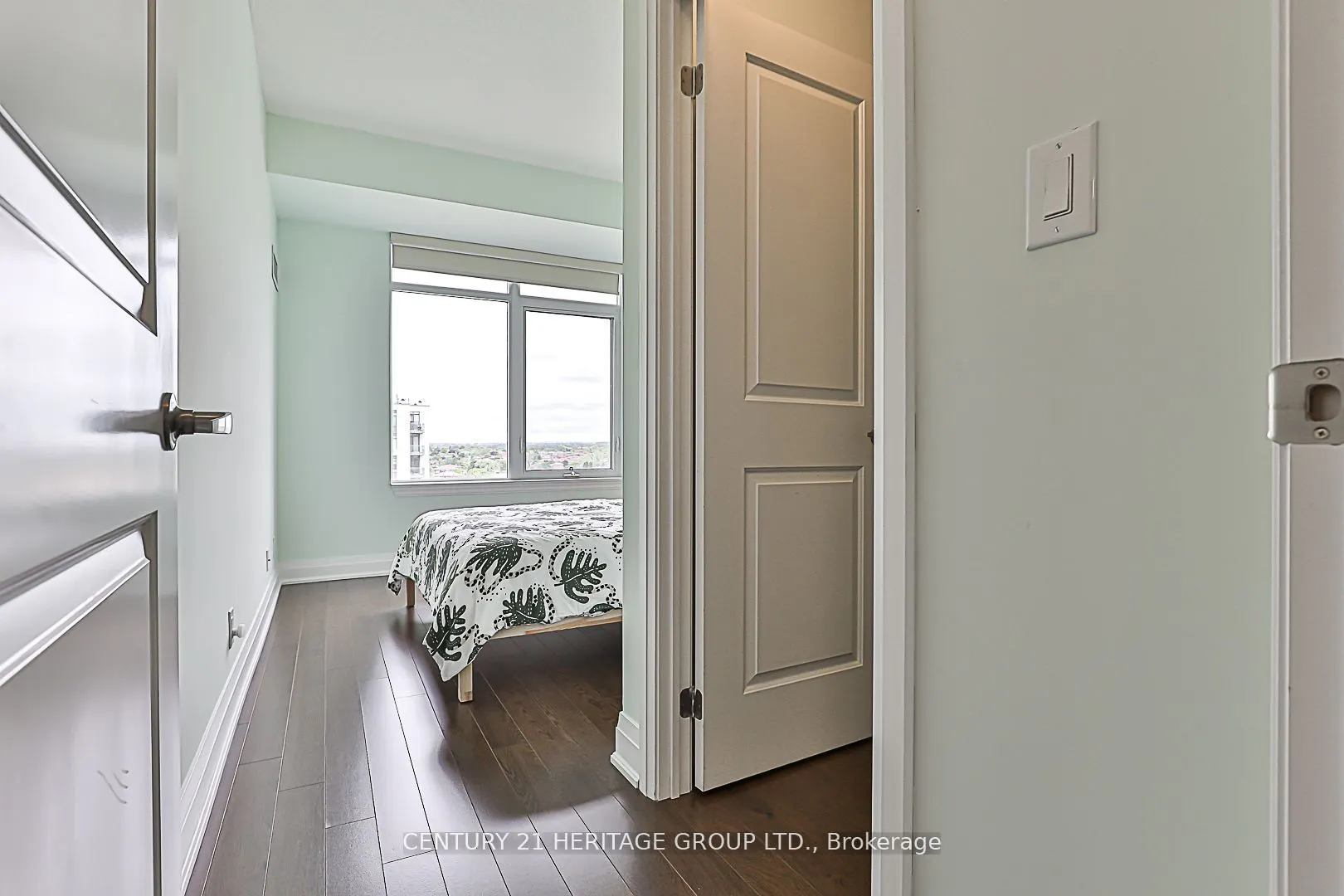 24 Woodstream Boulevard, #809