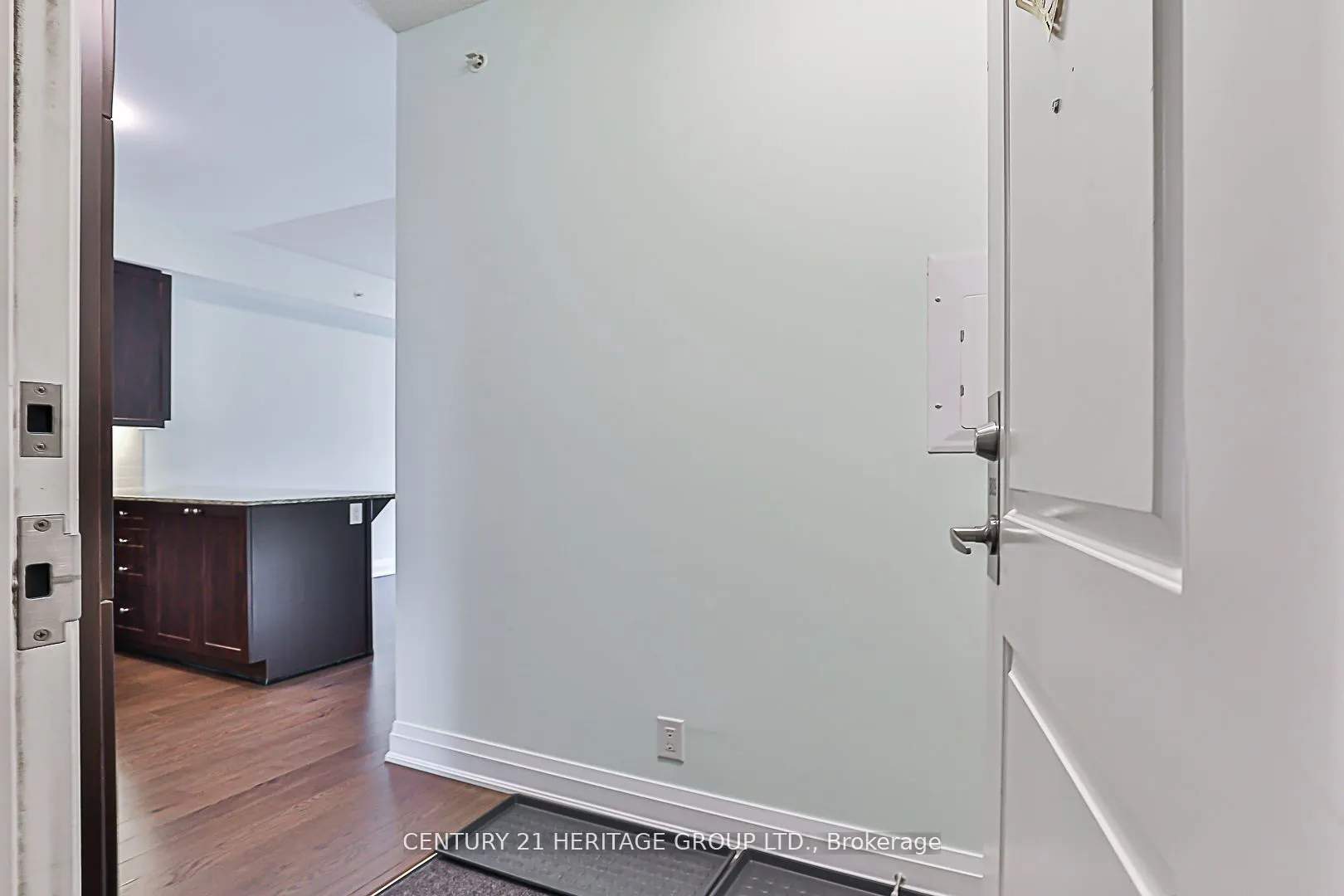 24 Woodstream Boulevard, #809