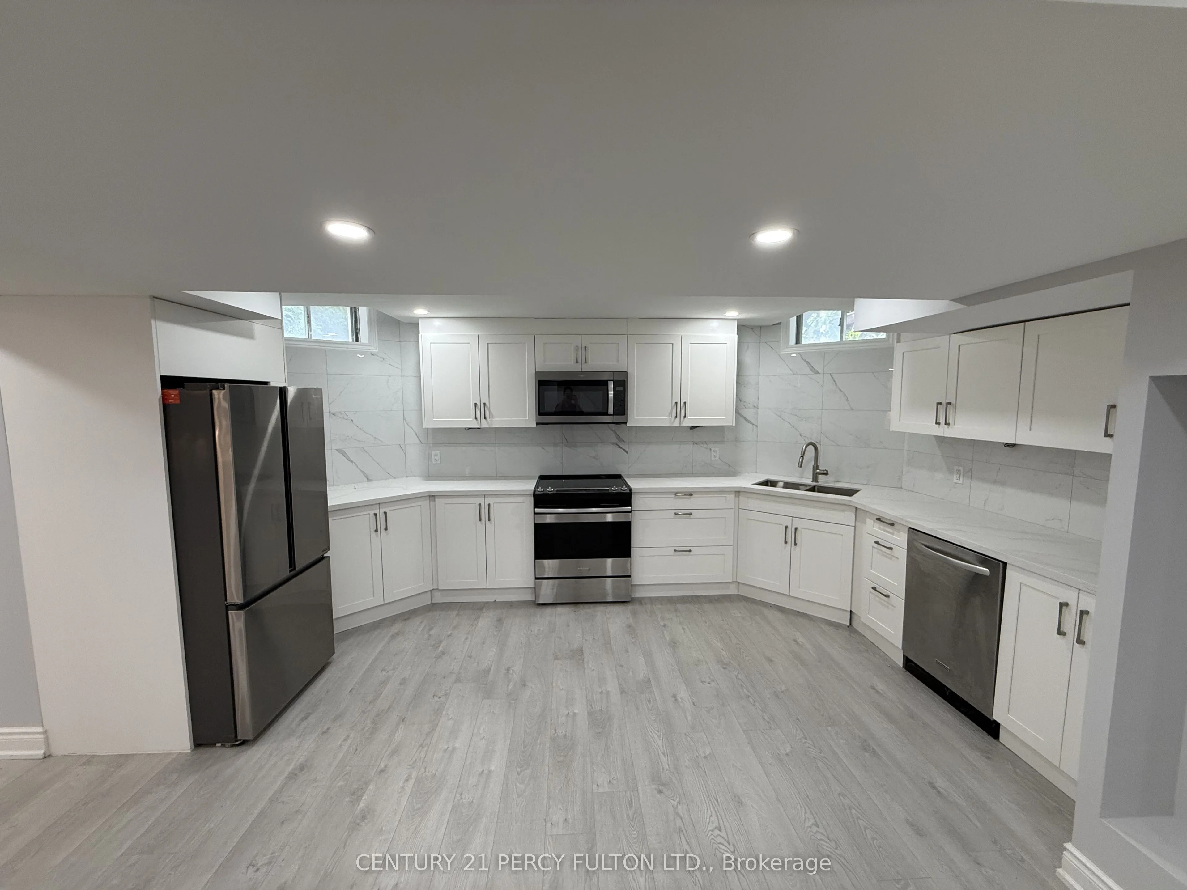 932 Schaeffer Outlook
