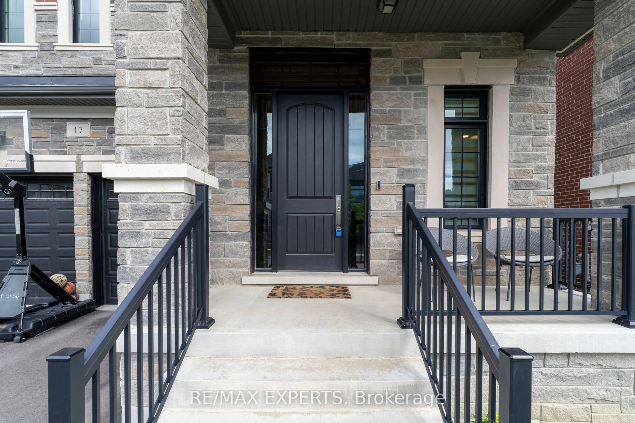 17 Kinburn Crescent