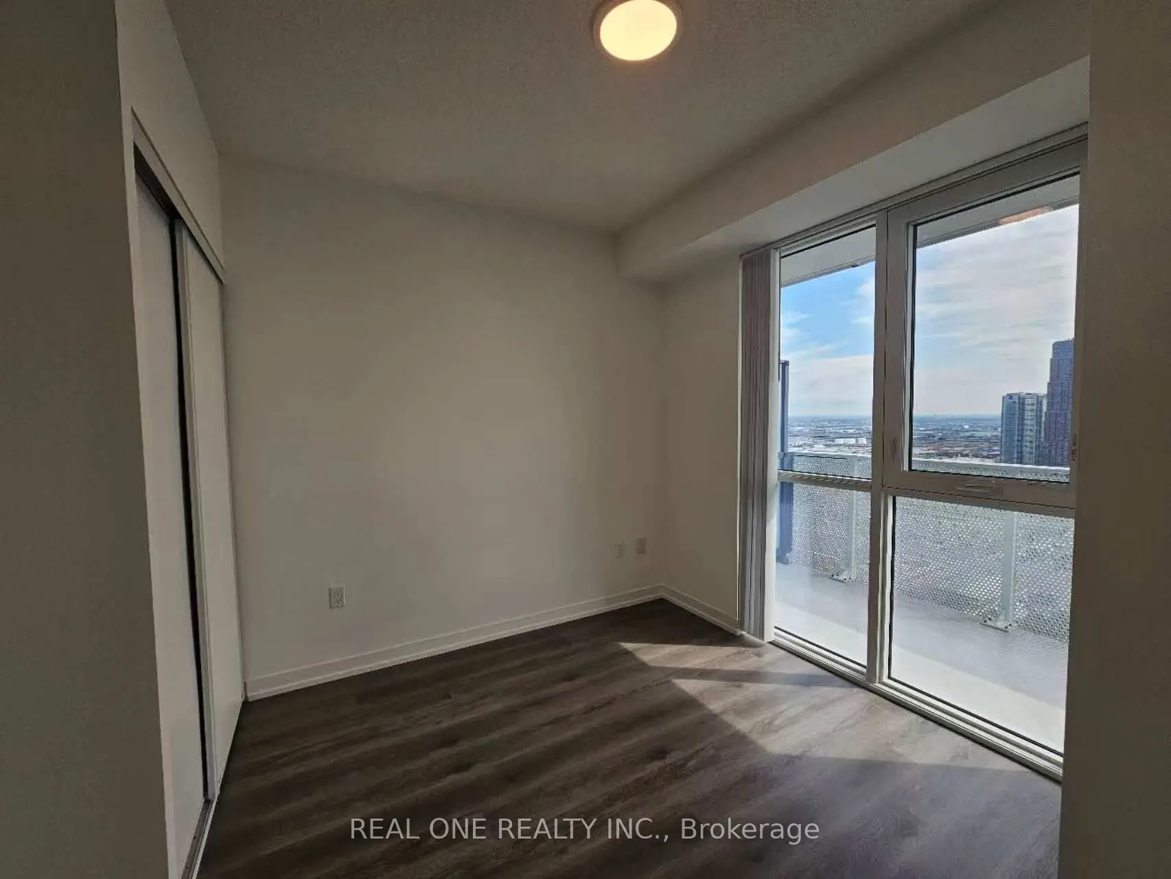 28 Interchange Way, #3908