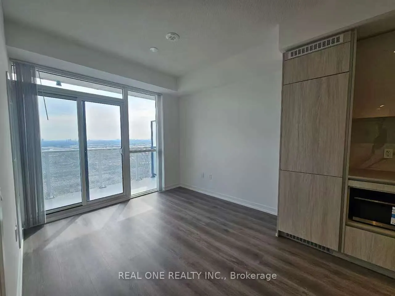 28 Interchange Way, #3908