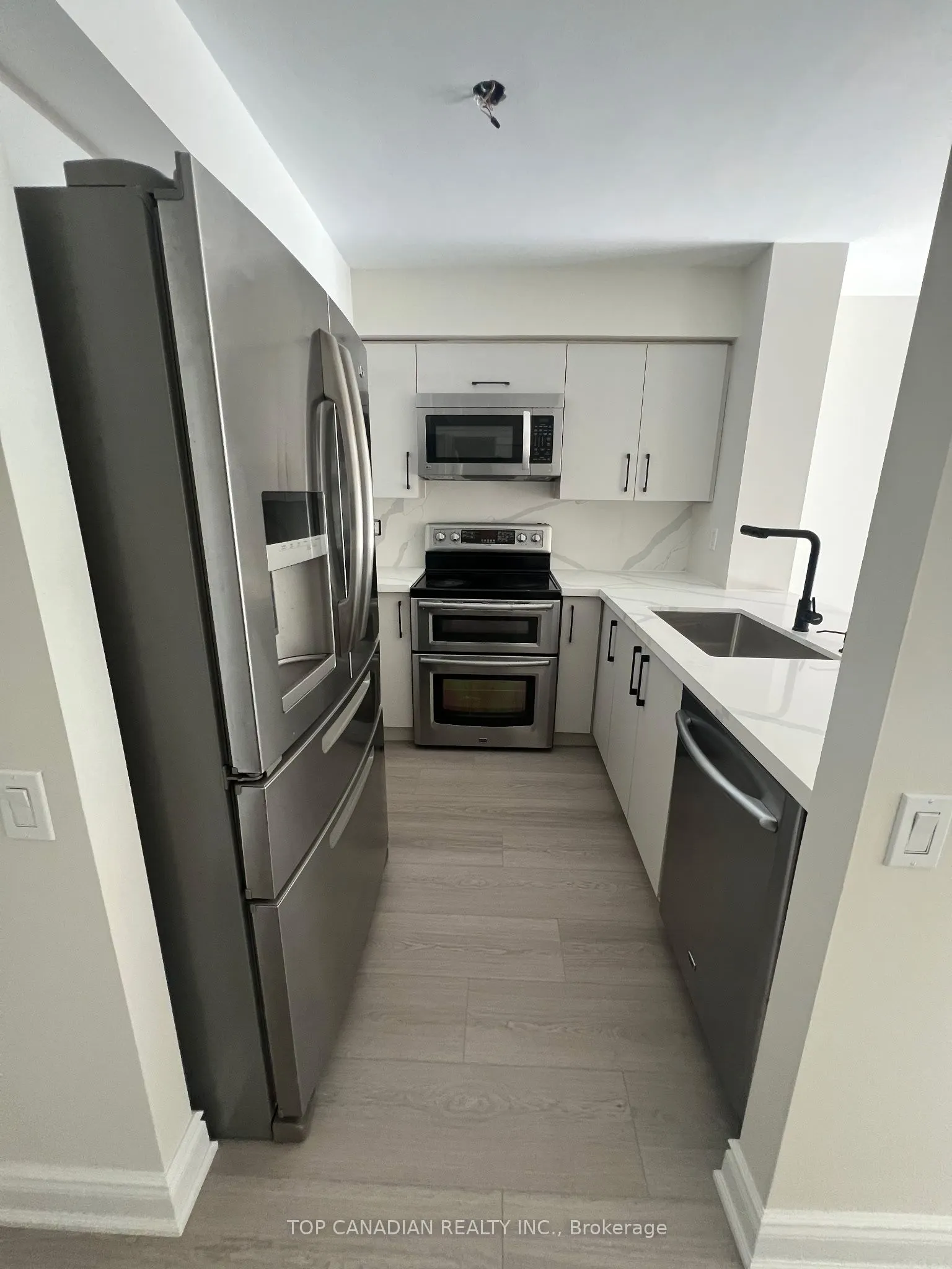 1 Emerald Lane, #Ph 409