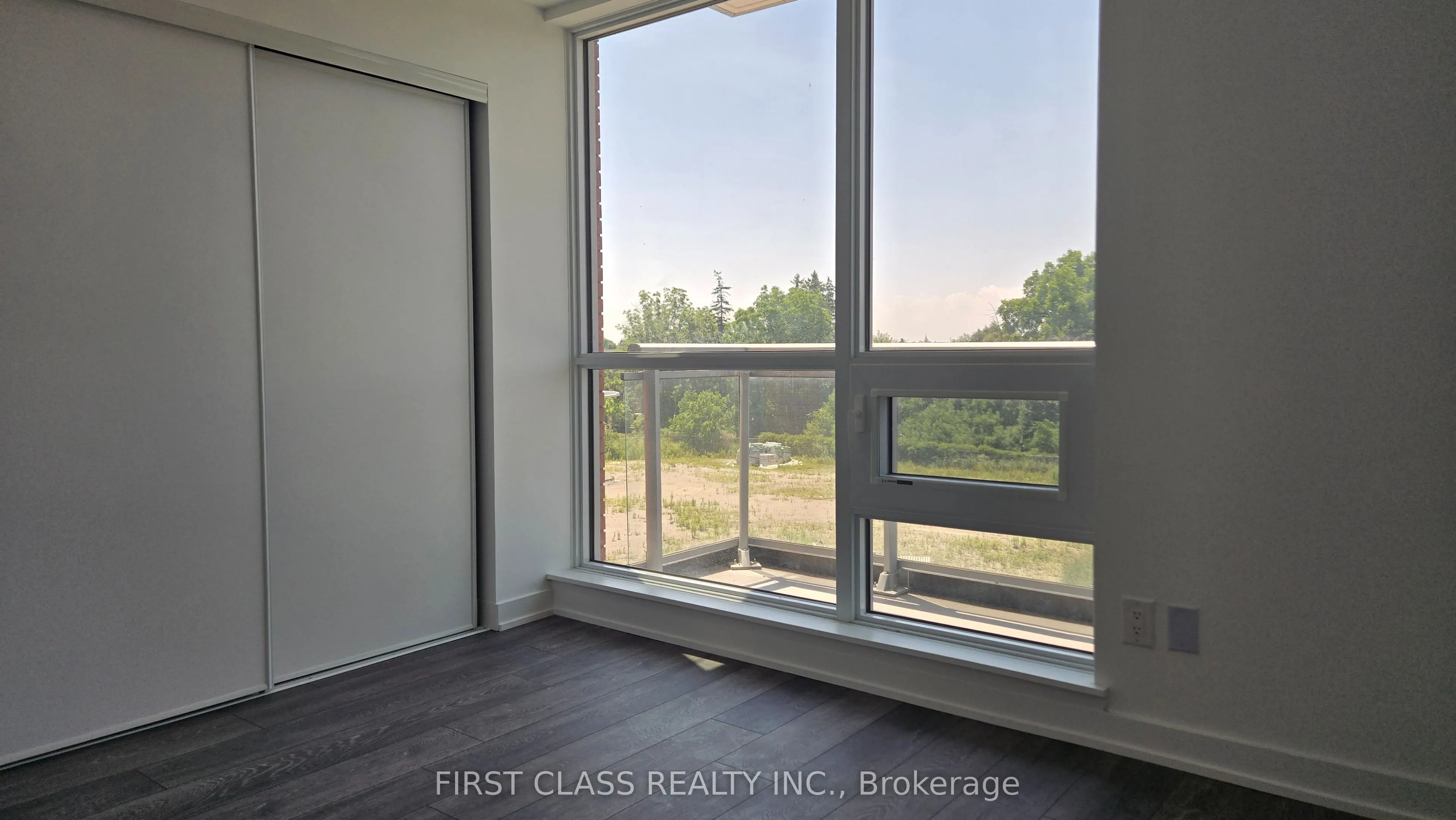 8888 Yonge Street, #211