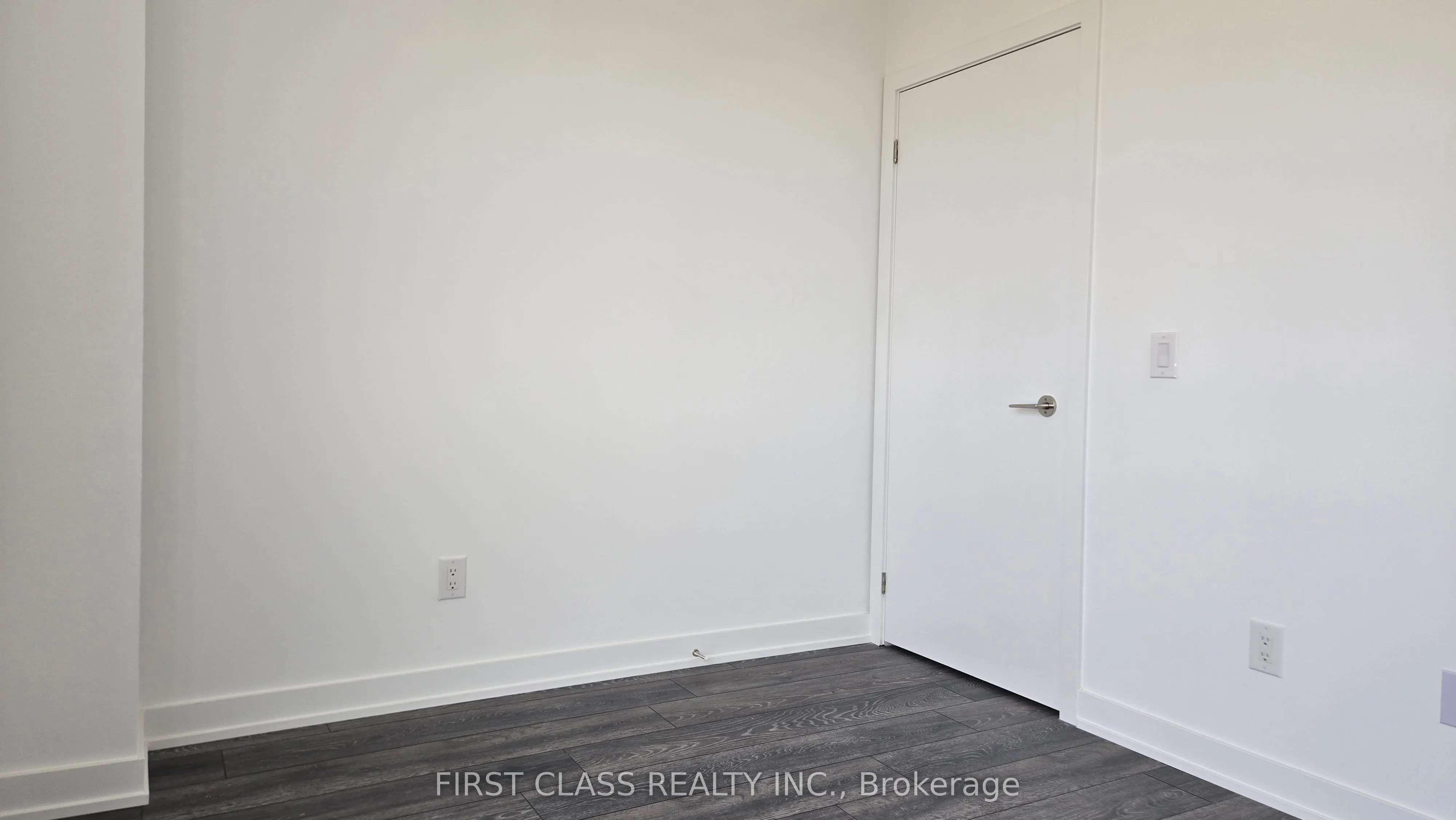 8888 Yonge Street, #211