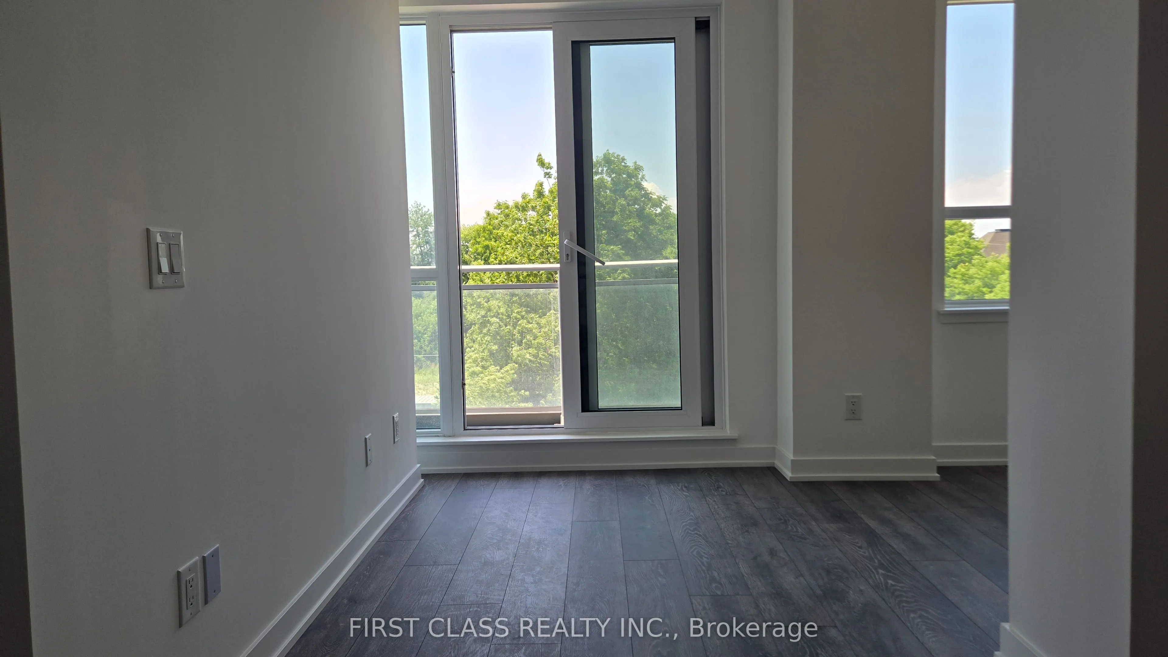 8888 Yonge Street, #211