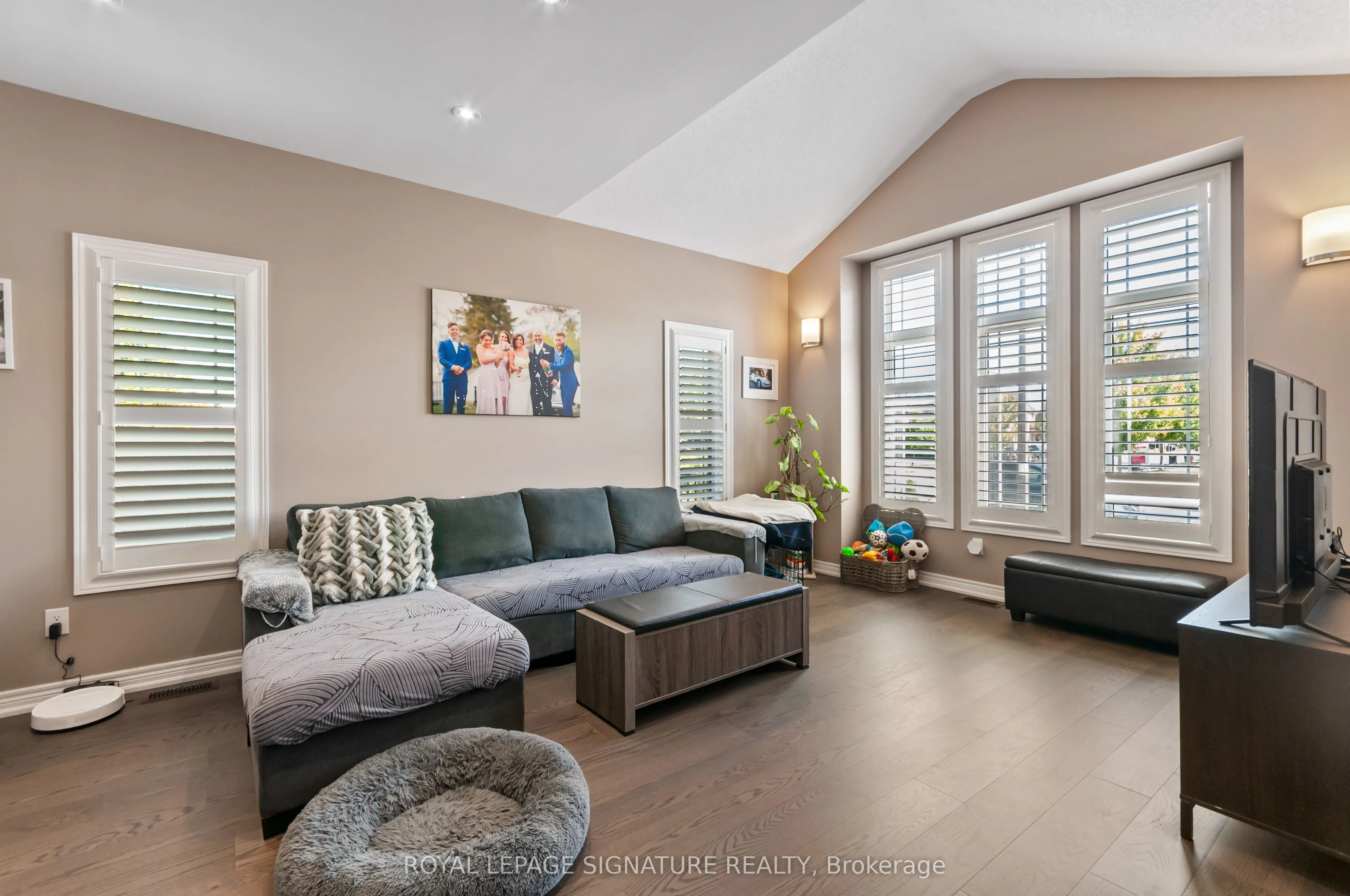 80 Sharpe Crescent