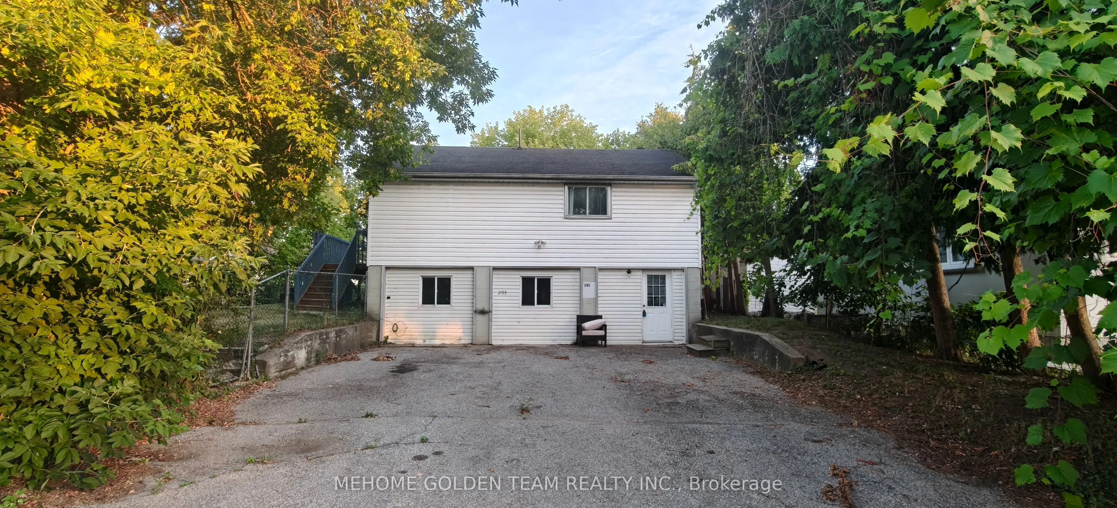 205 Pine Beach Drive, #Upper Unit