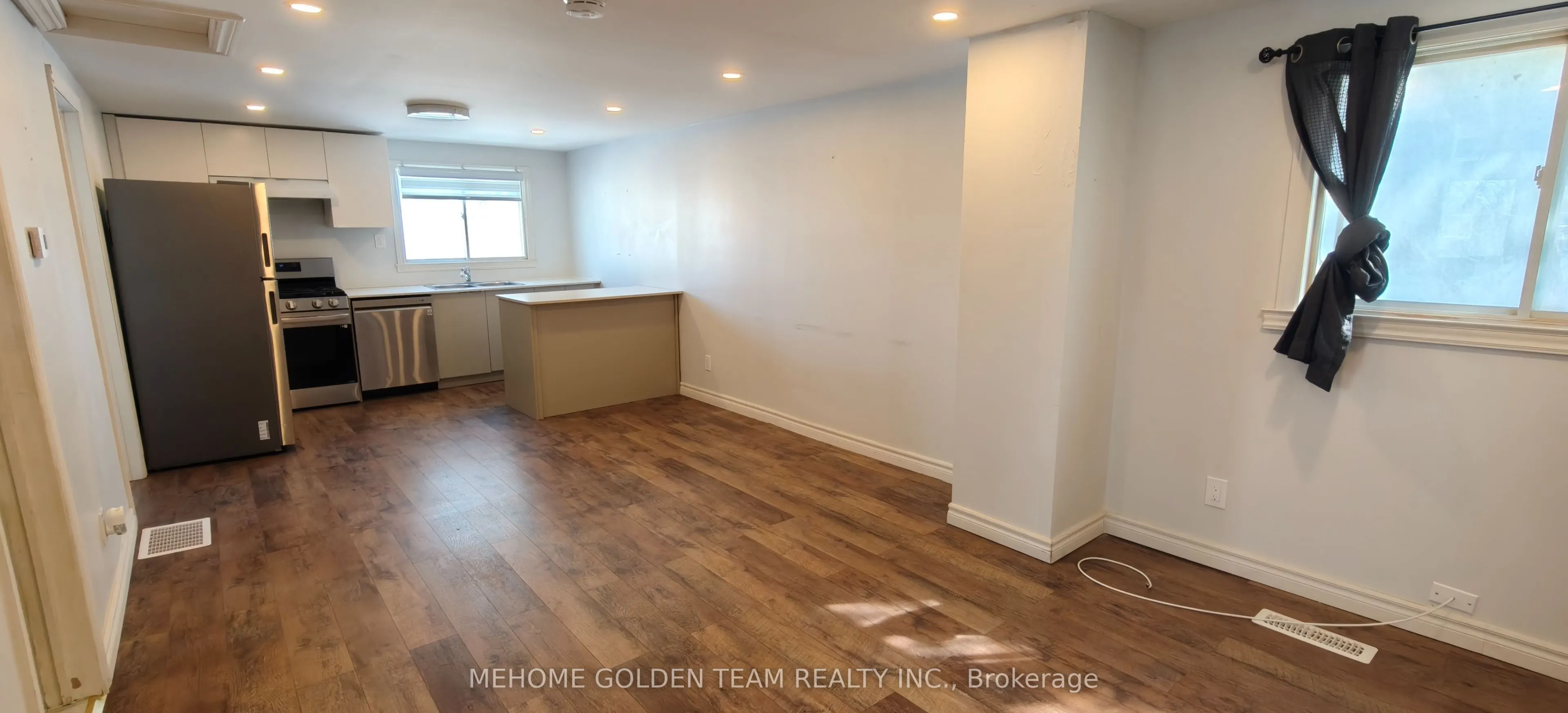 205 Pine Beach Drive, #Upper Unit